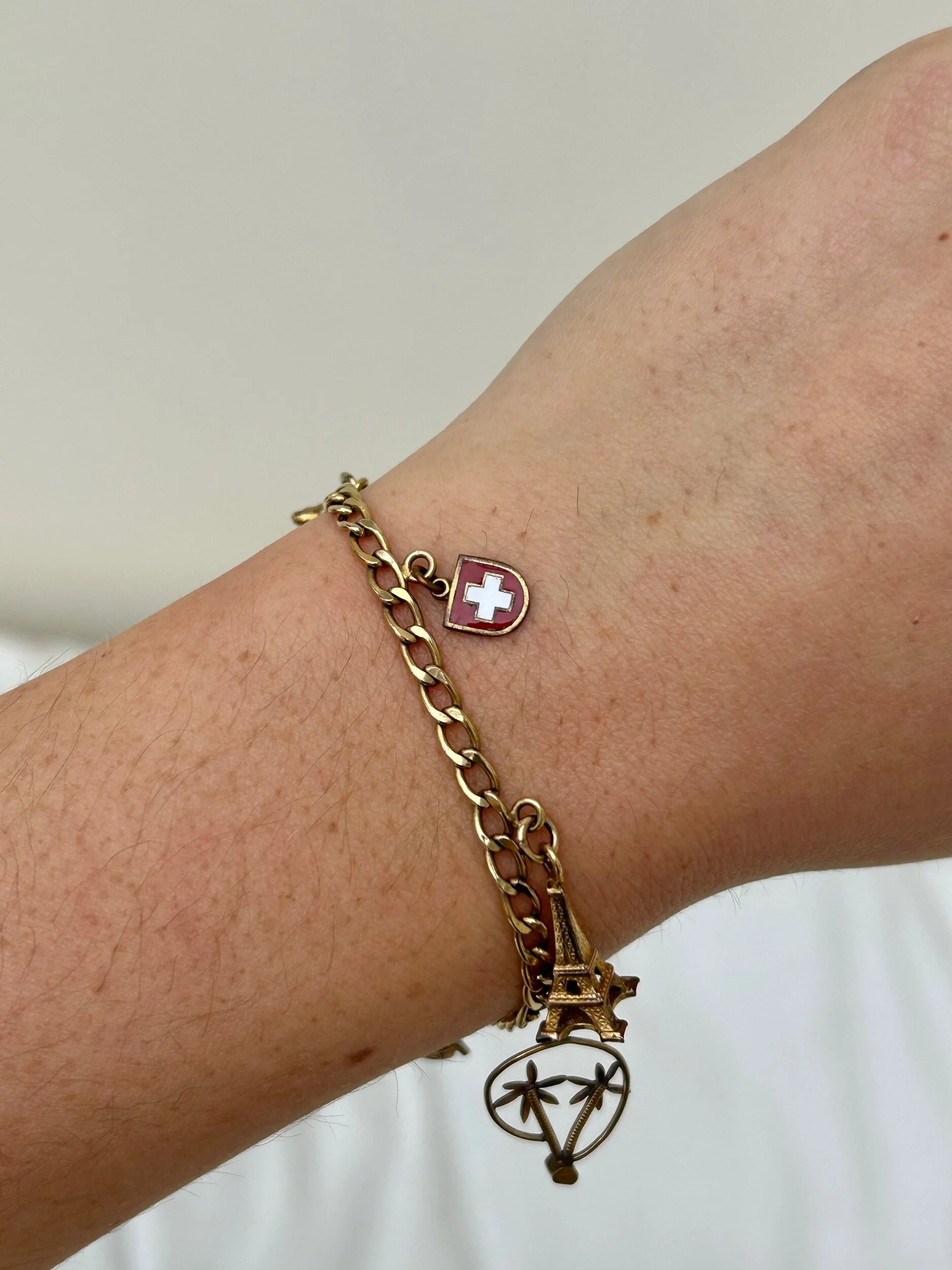 74C256B9-5420-48CE-A34A-B3292F5716CF