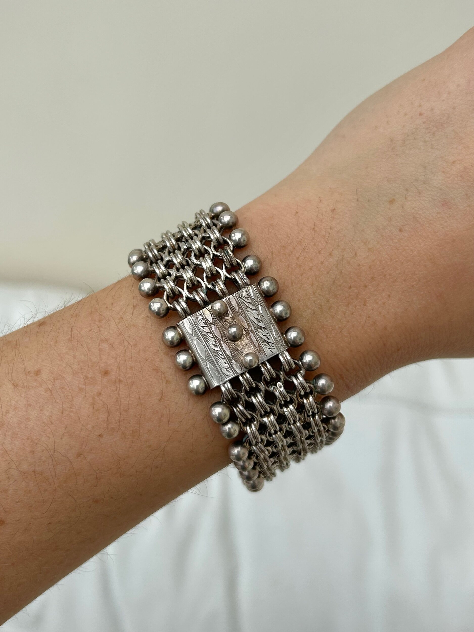 5168F4C3-48FF-431F-8DB5-1AB5B73514B8