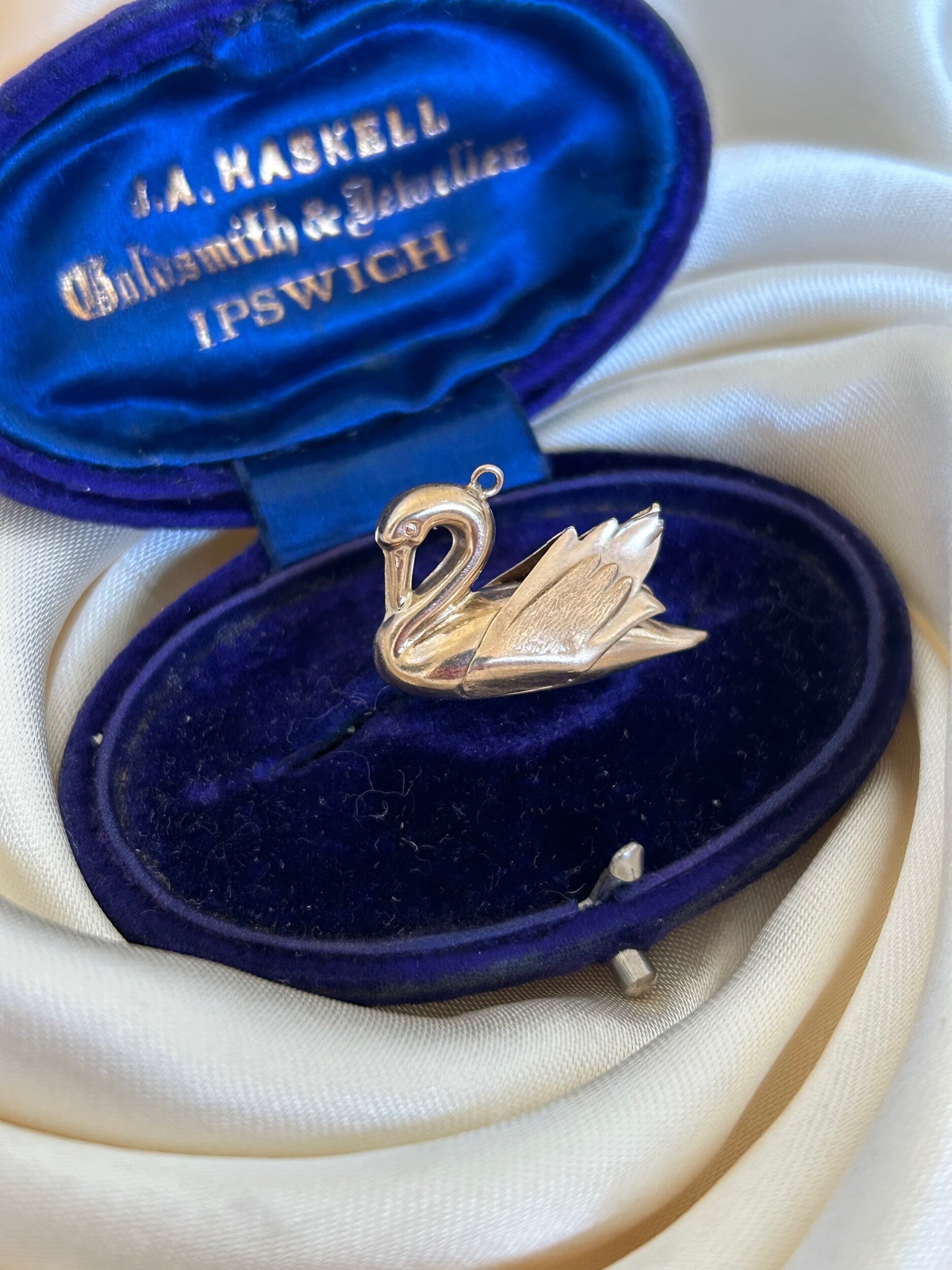 9F81C9DF-262A-4093-B2F2-F95F5D67C30F