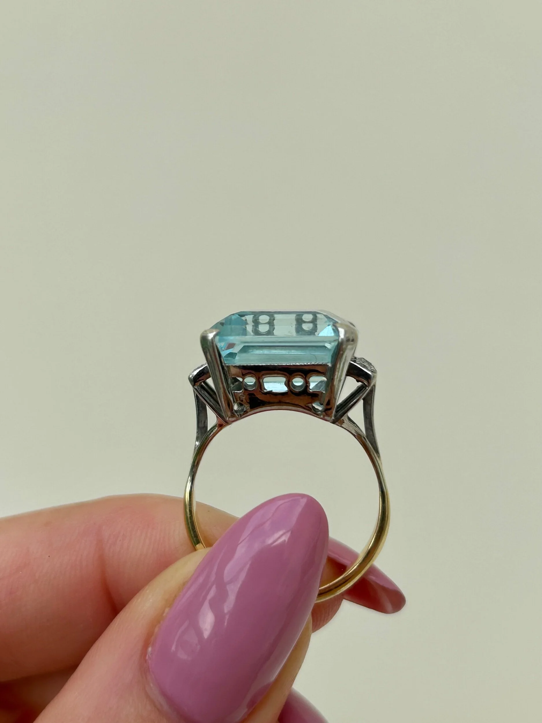 A82B13E9-D5DA-48CB-9E1D-6796B4AD1A9B