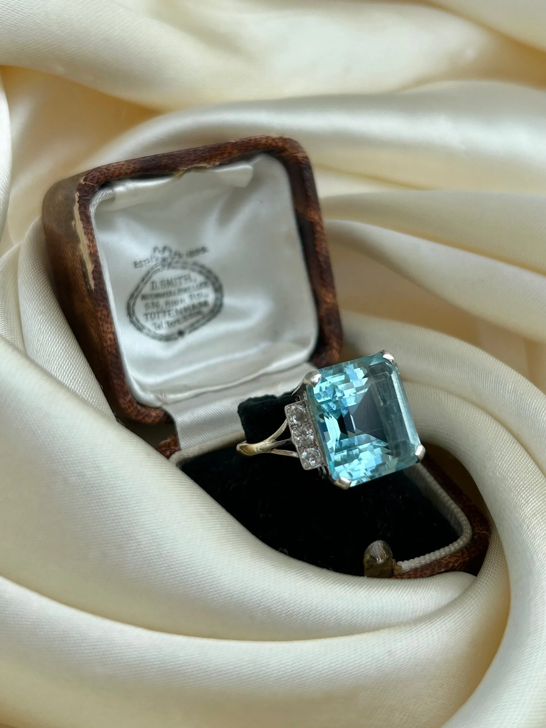 4AA91B3B-73AC-459B-B807-B60818314F61