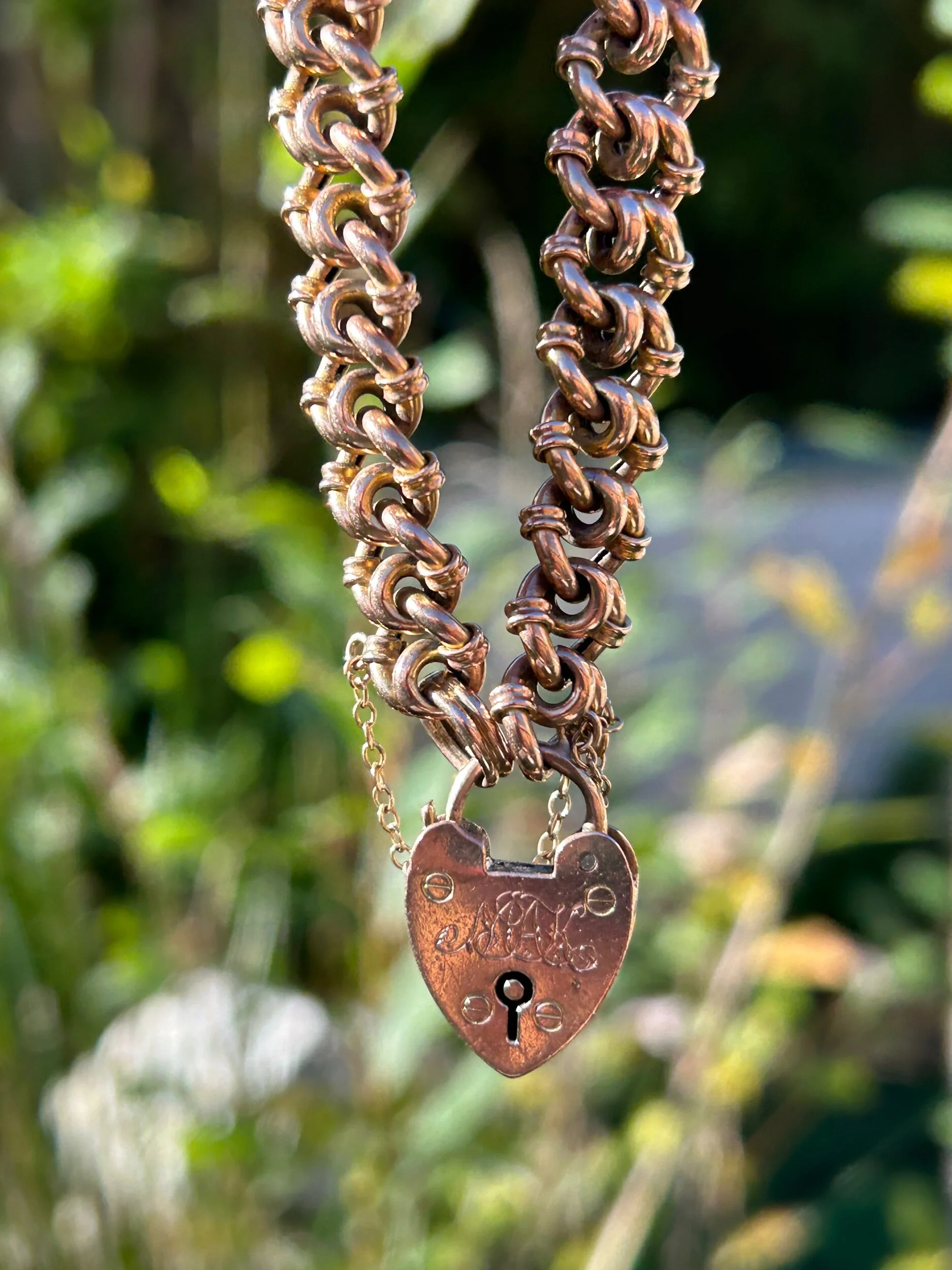 F5FD7CD4-95B6-4209-B1BA-24C715DE7A56