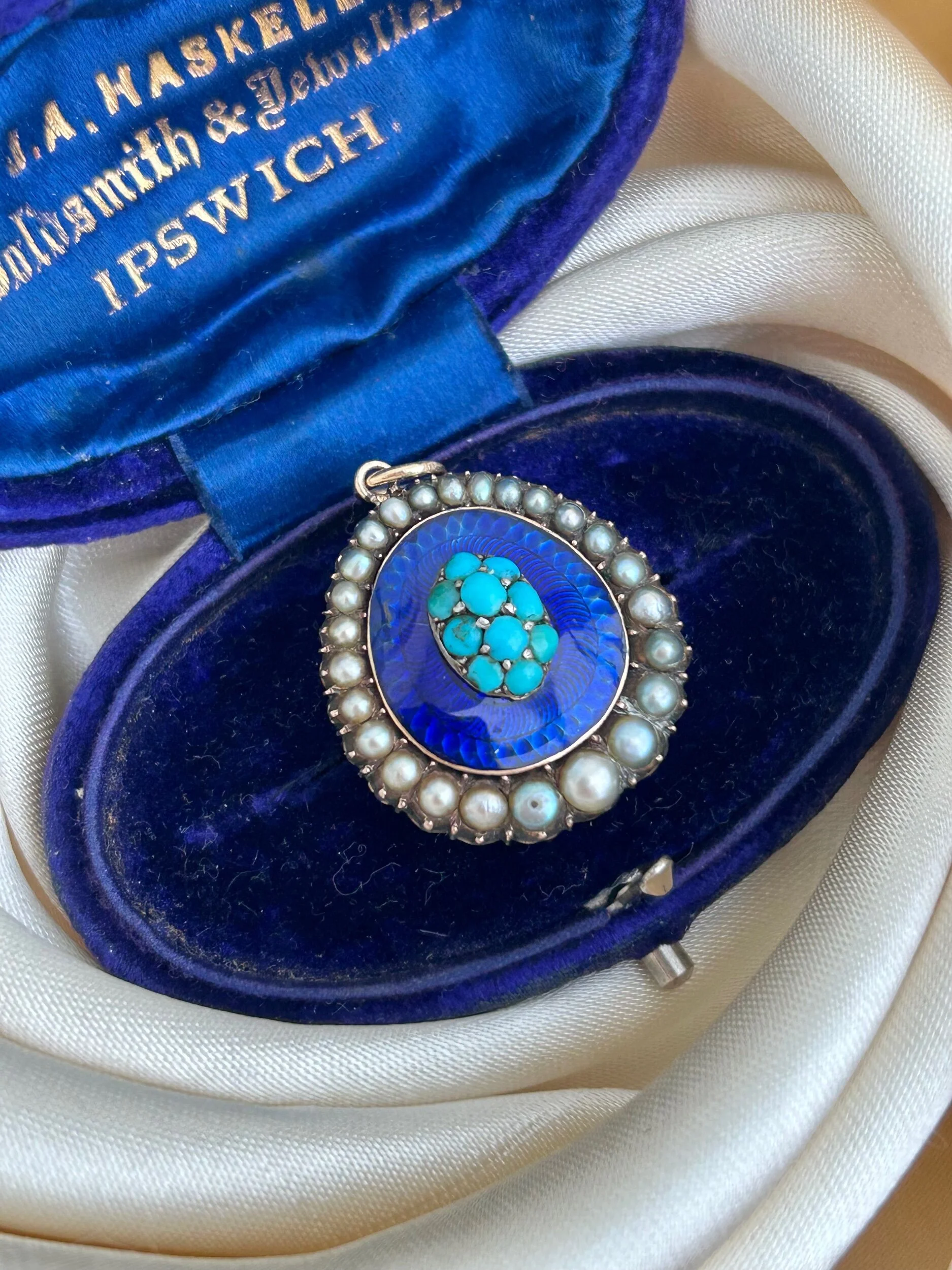 D9C3B40F-EFCA-48EB-8C4B-AF54F1EC511E