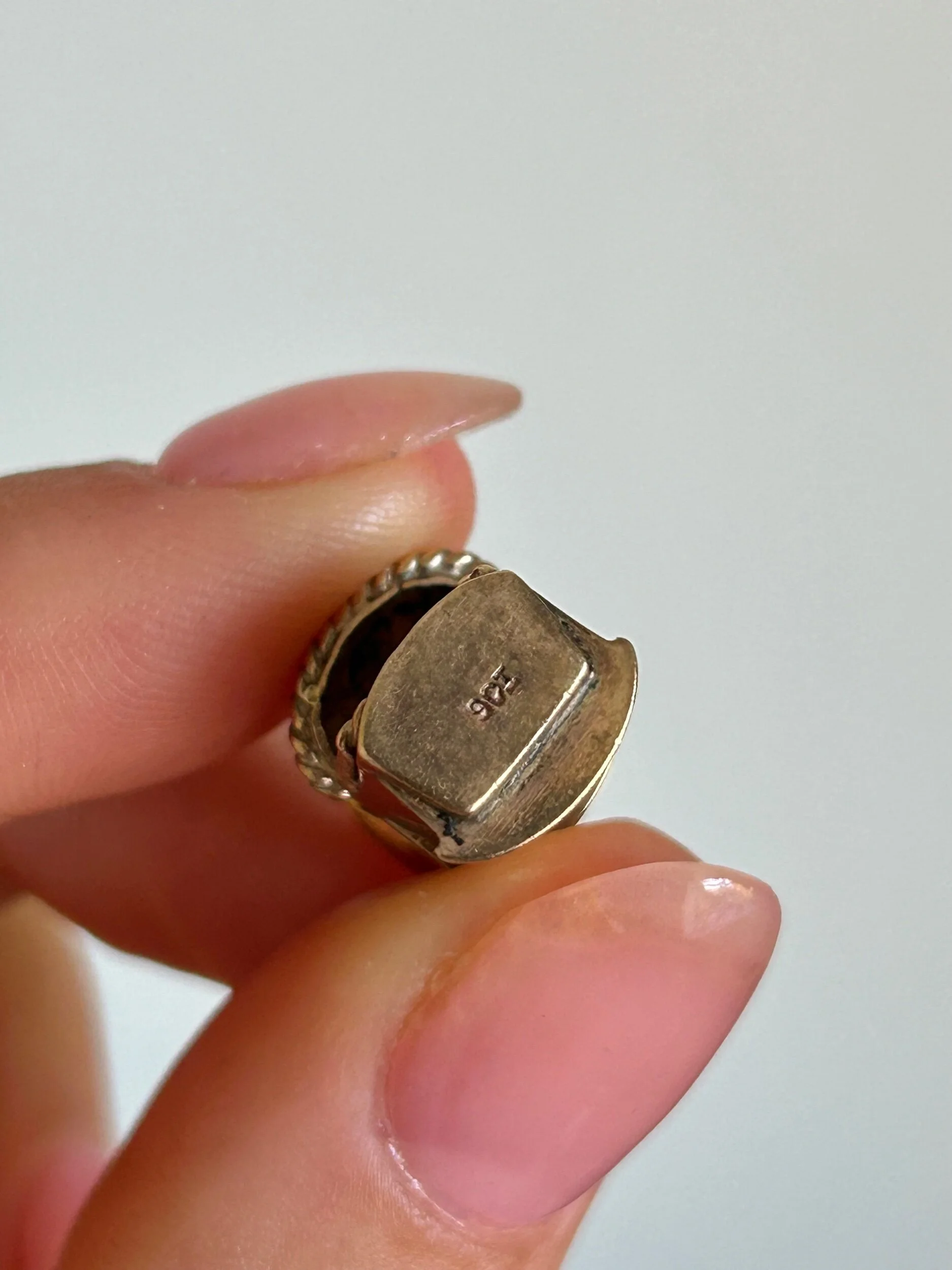 1801B012-897D-463E-9B61-7AD3CF9A04EF