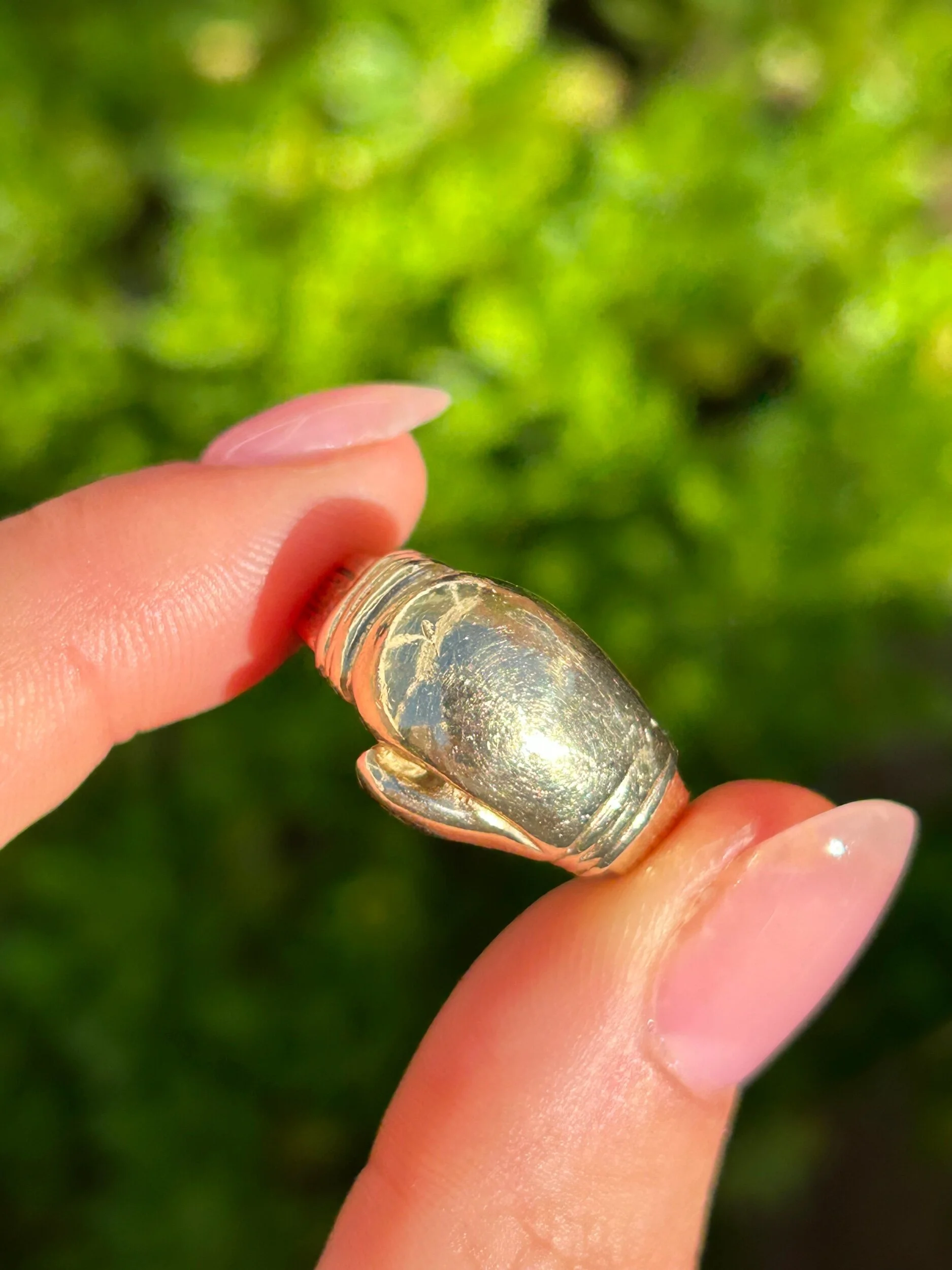 EA8848C3-5DEC-486B-B8F9-692017BD4FB8