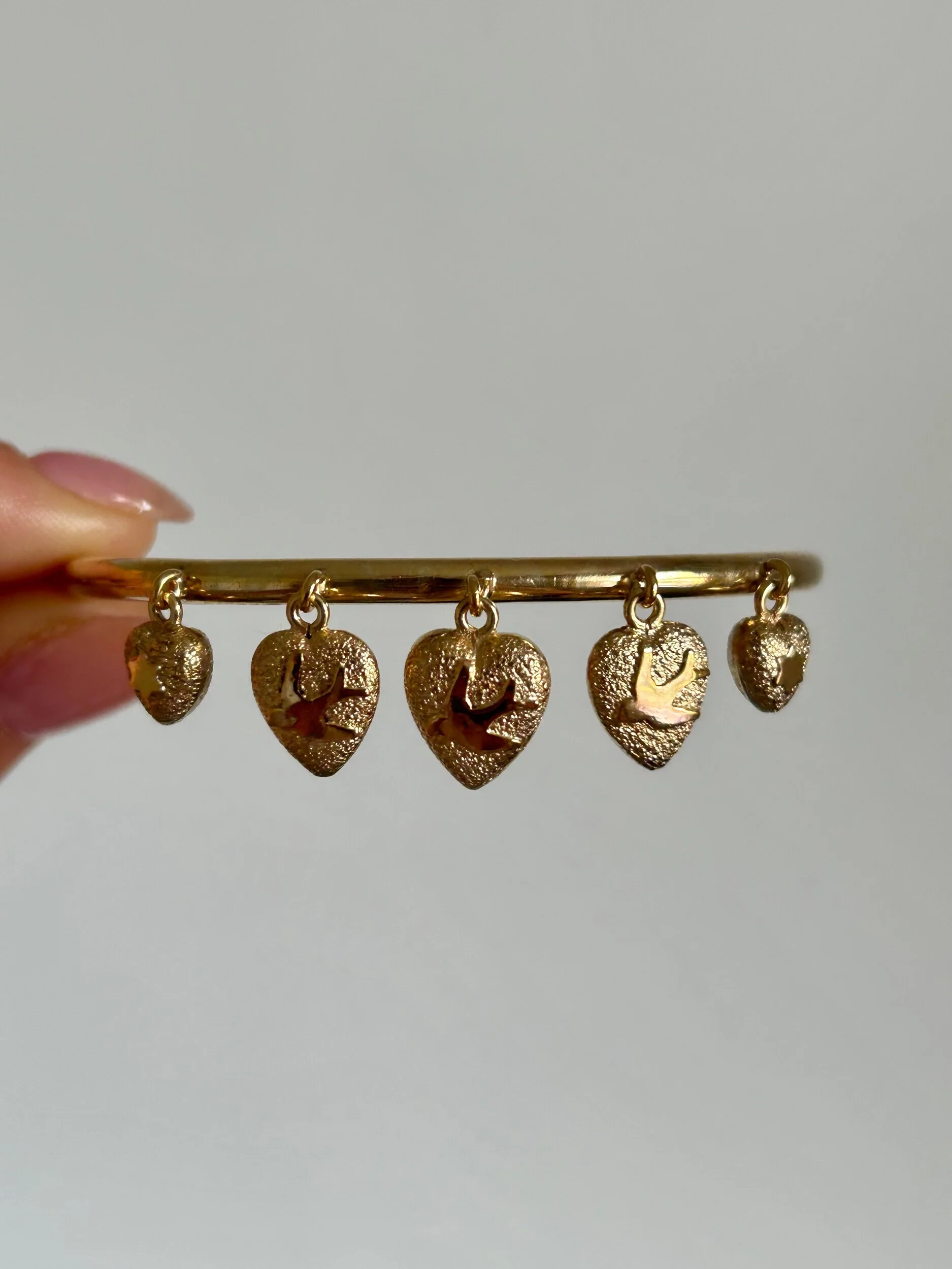 1A6E5F4B-7562-4E9D-BCDF-6C82C4782388