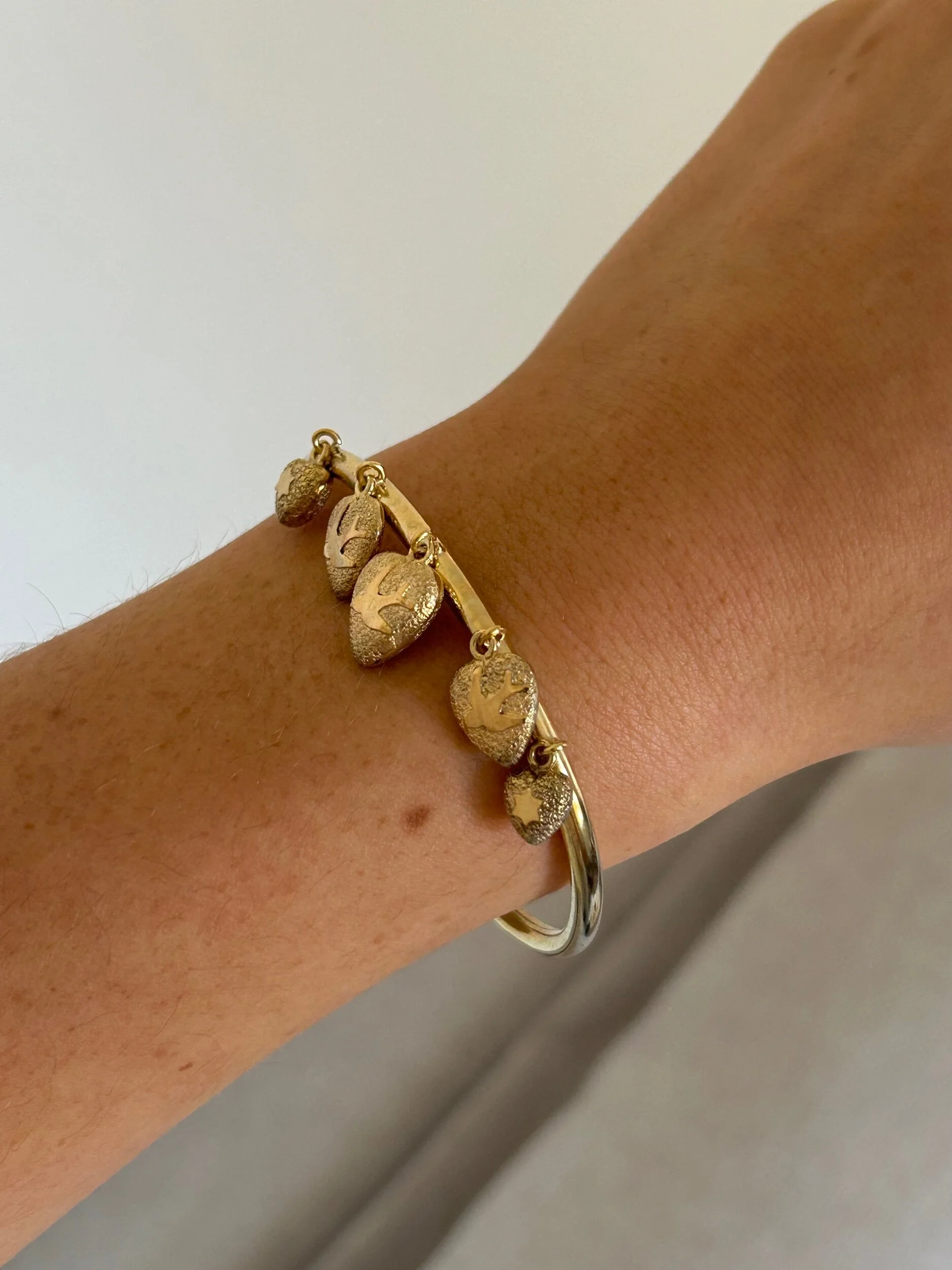 0E70B818-A2DB-4328-8046-42DD2CA1741F