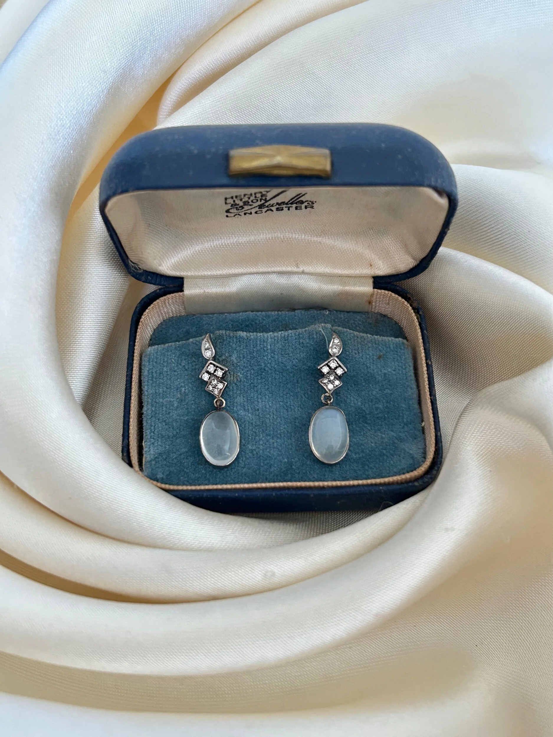 D4AED7AB-83BB-4E72-A70F-50A54971093B