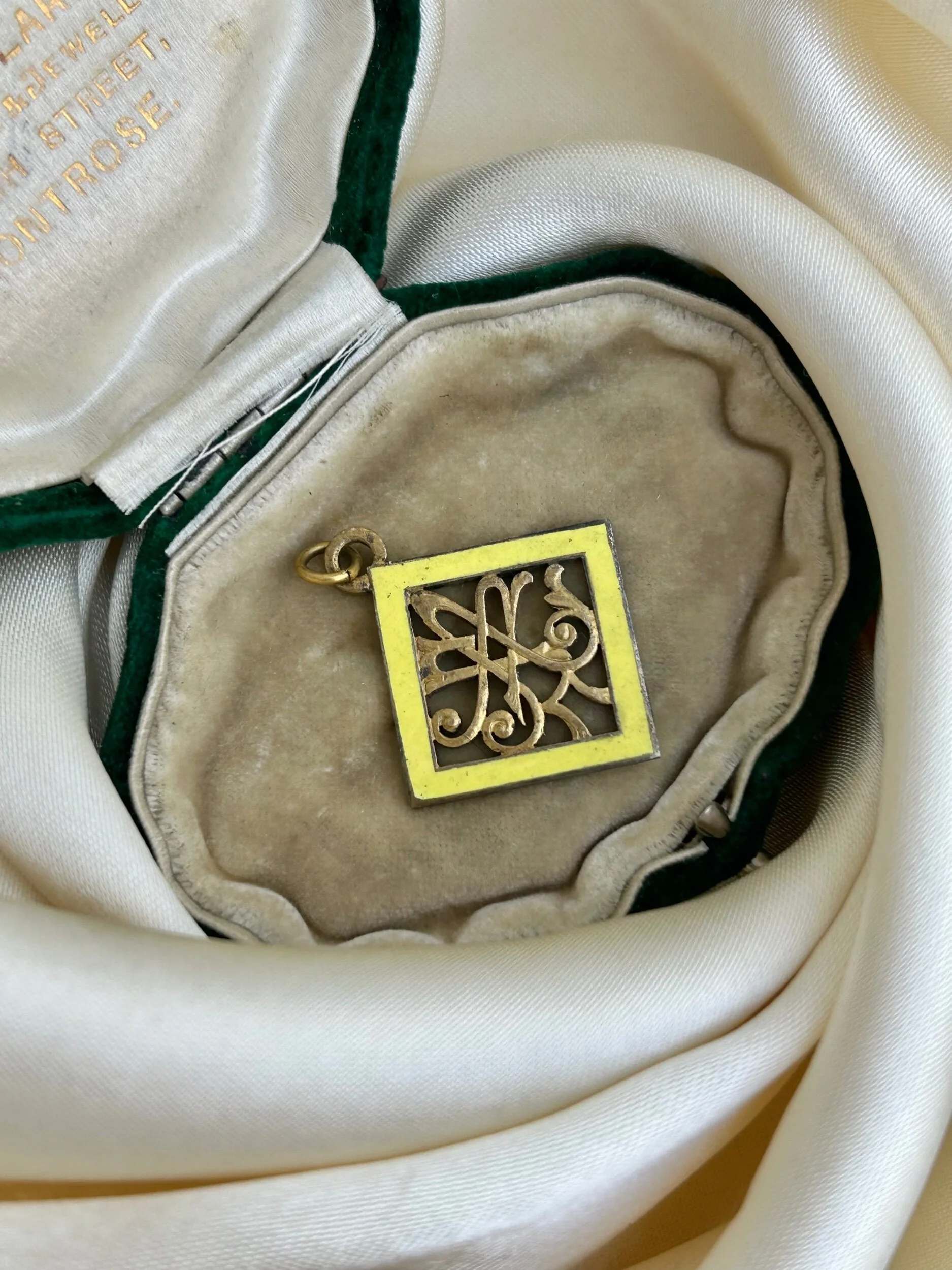 6116254A-154D-4996-8B12-CF4394E2B190