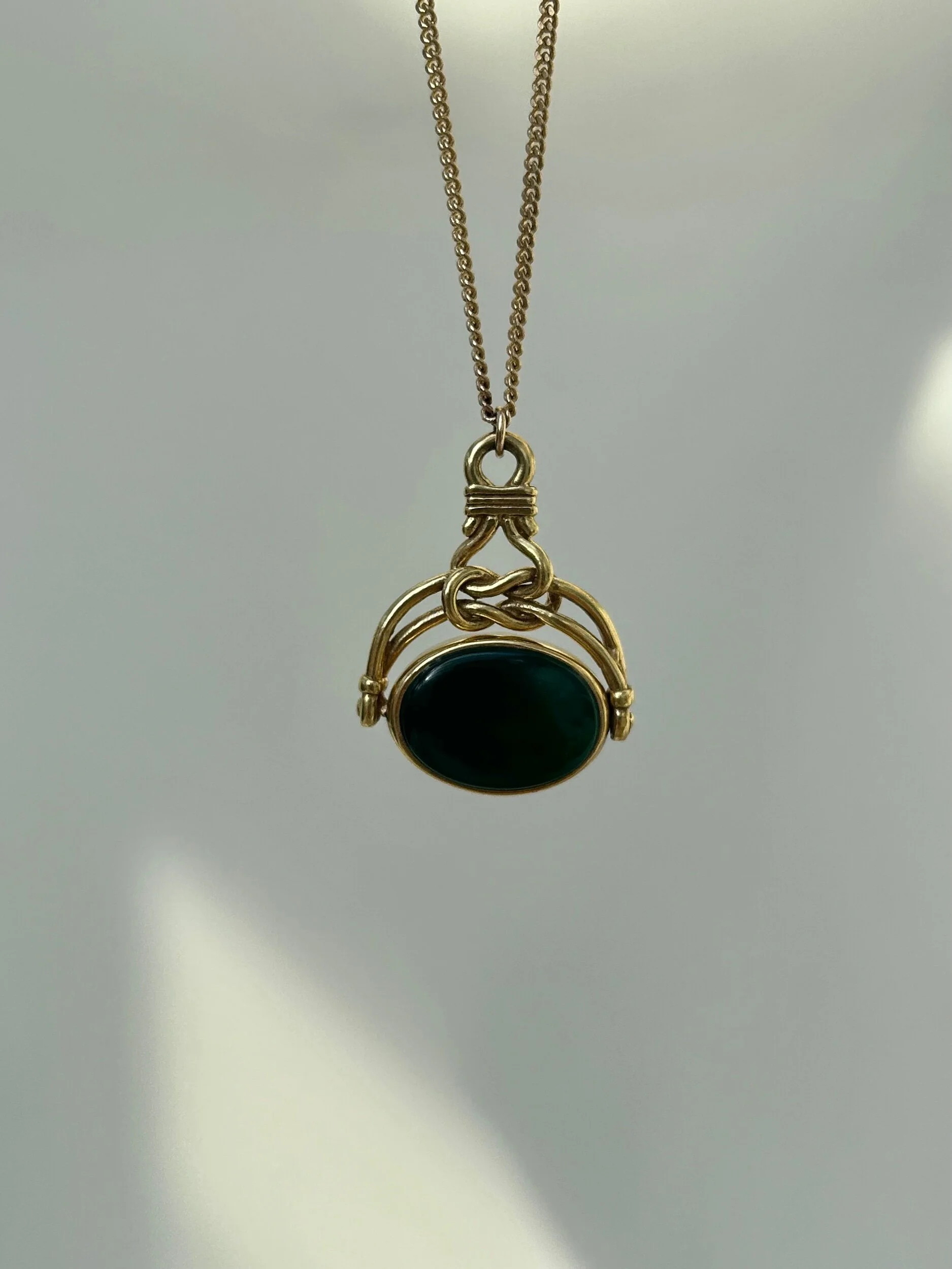 4567F40F-1680-44BF-837E-E56547092598