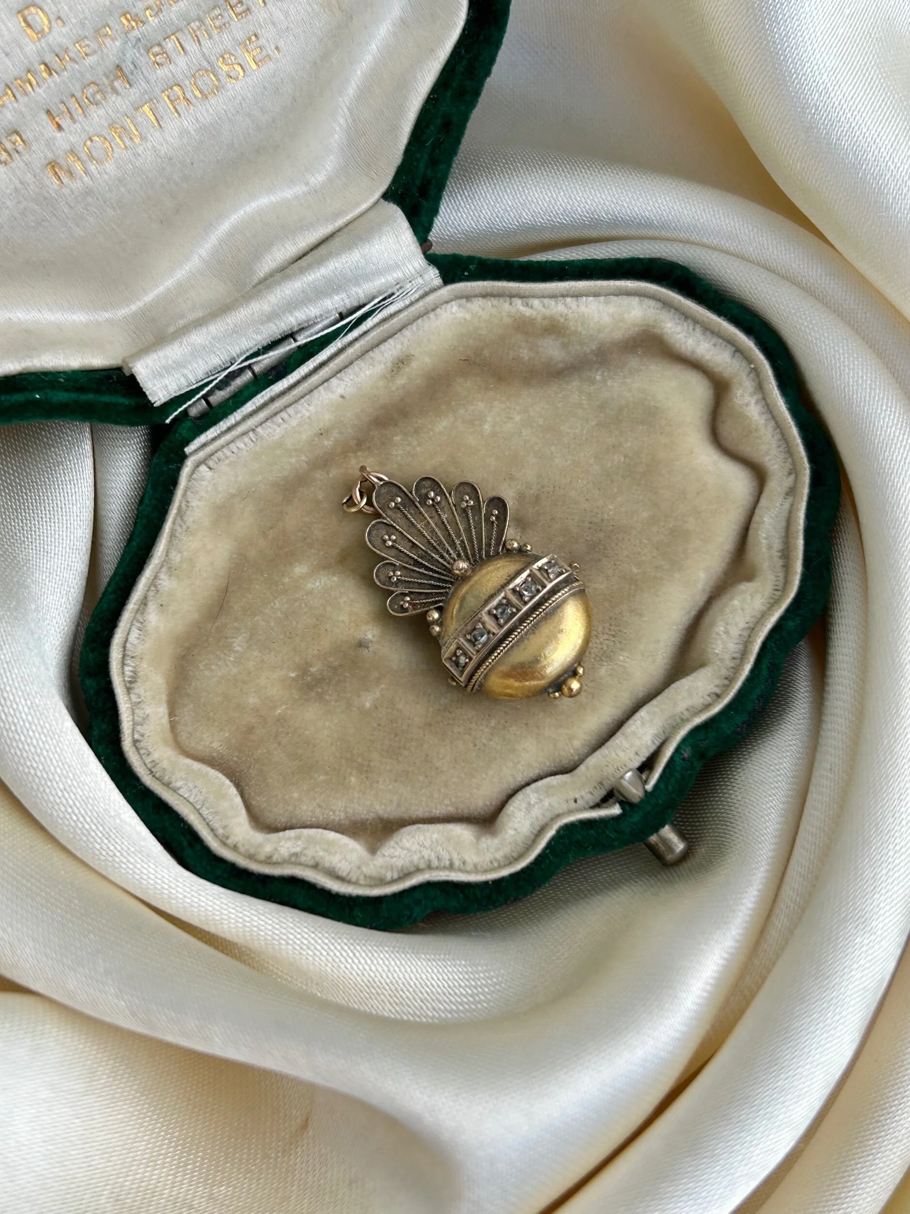 E224452D-8BF8-4A75-A6E1-D0366C4C6DC7