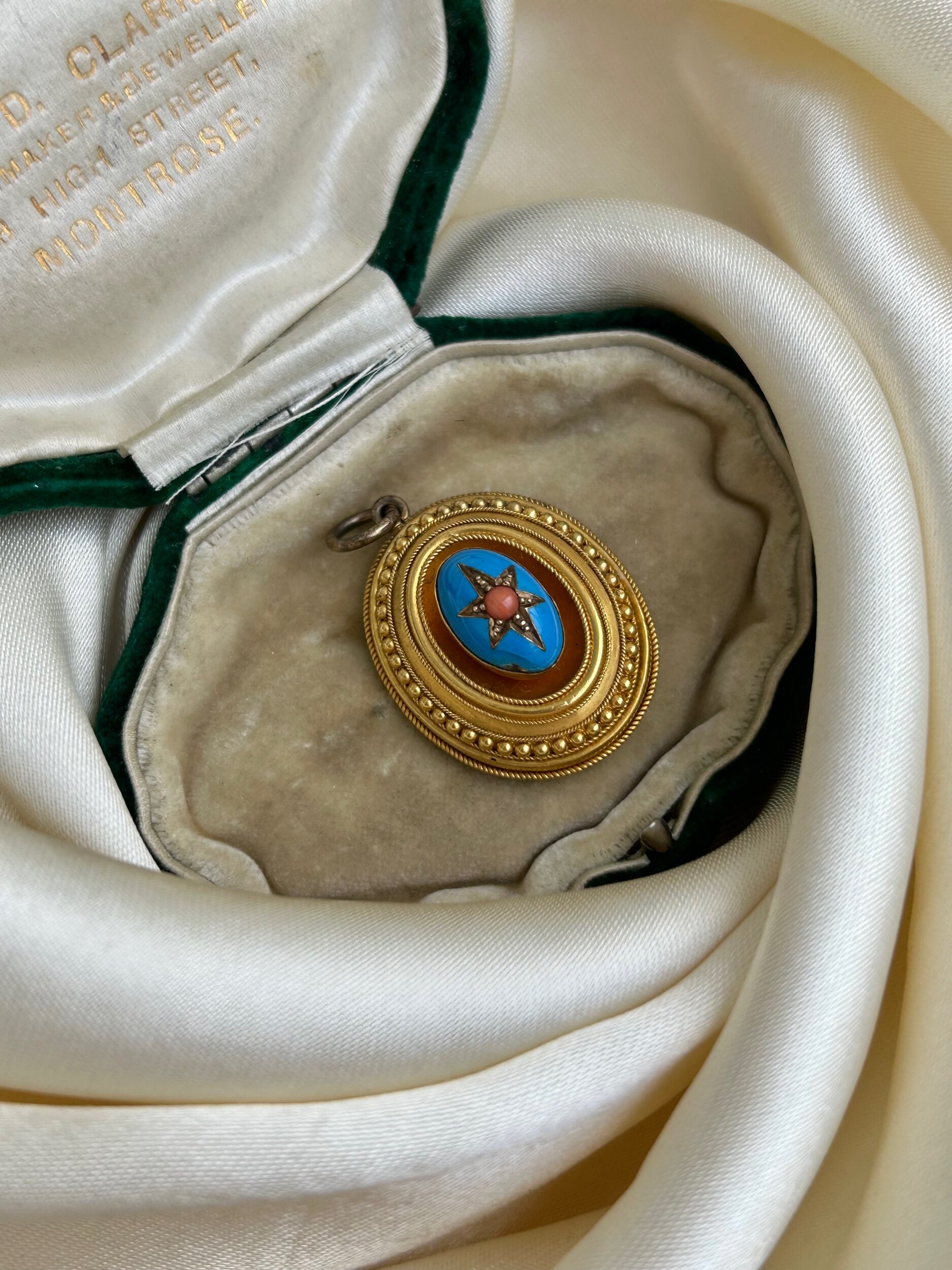 FF8ED52A-C9C6-4F55-8CF2-55DBD03C0792