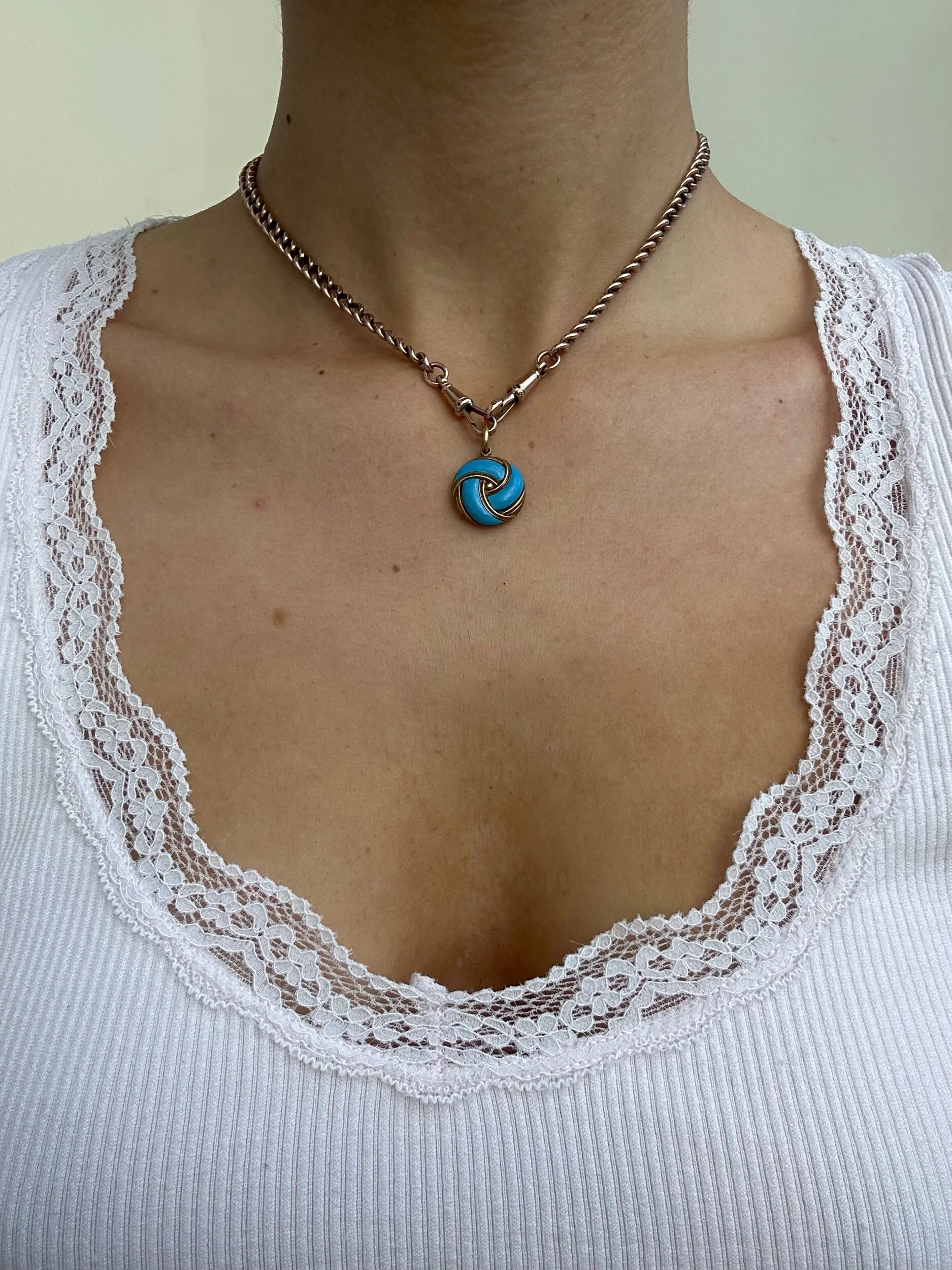 5AE93A52-261D-45A7-90E6-64E2D7B7AFEE