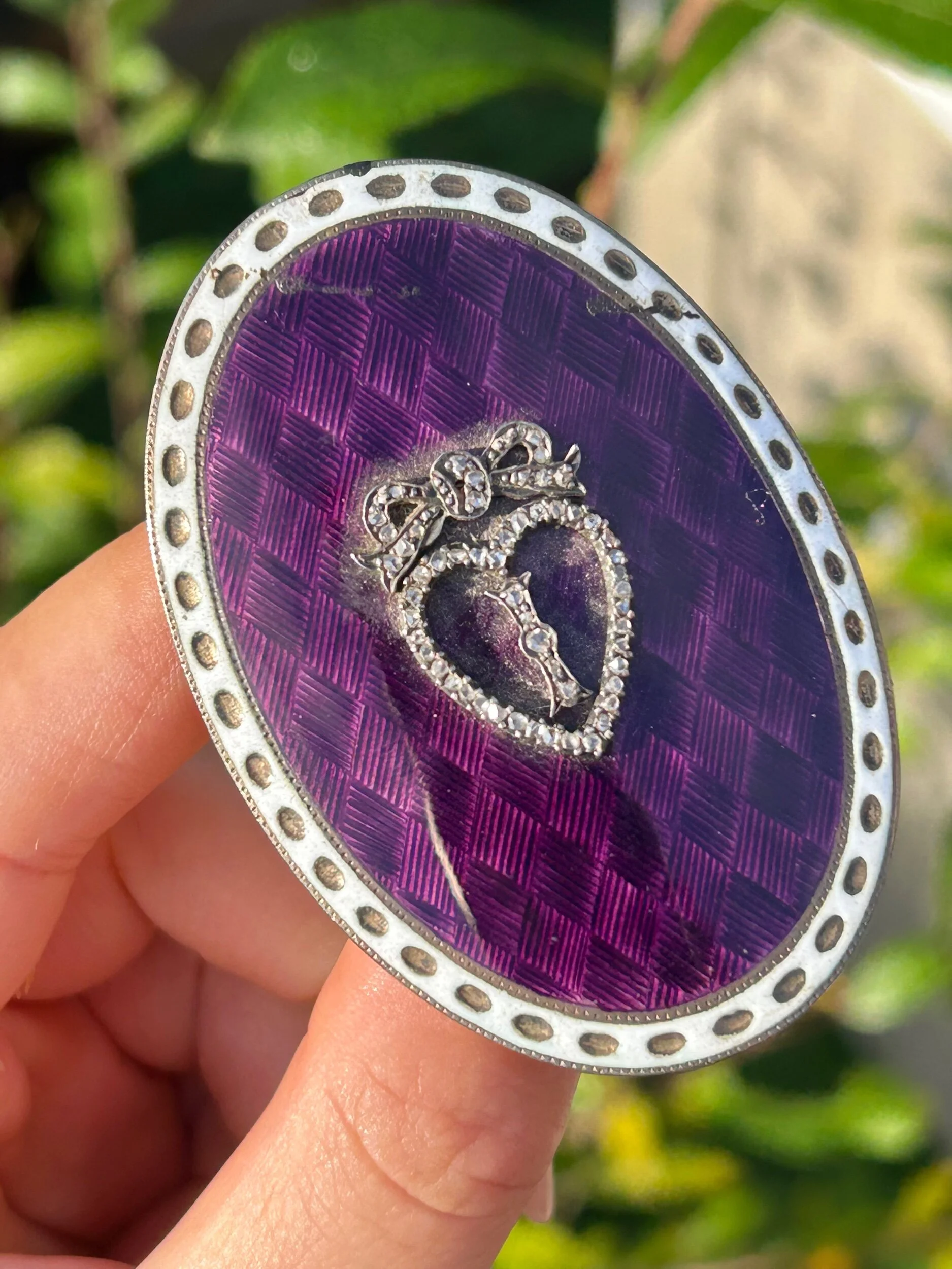 E9BDDAEE-D3F1-4695-89A1-1E0B0084CC3D