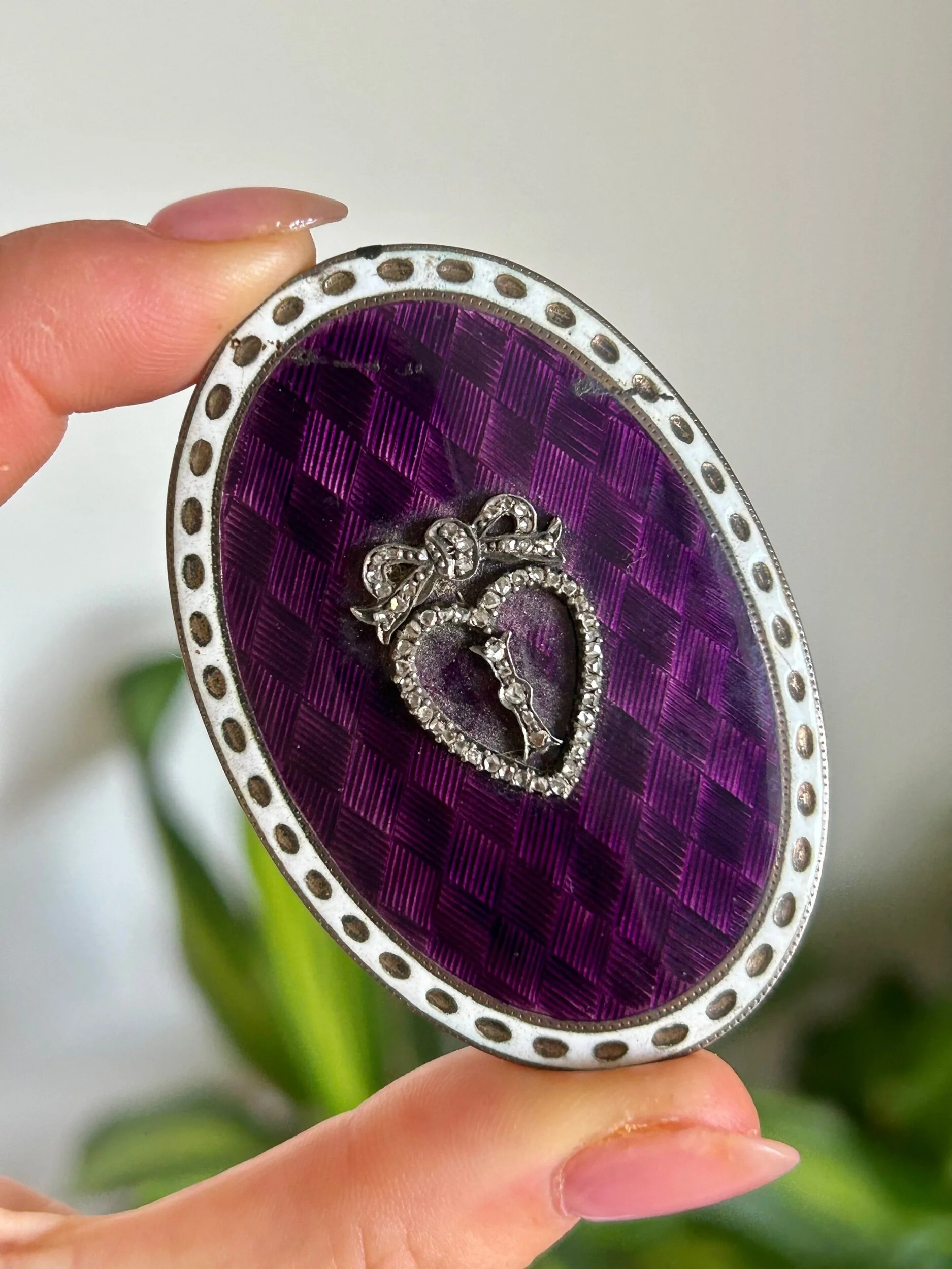 55273053-E9A1-4A2B-8A66-A1B59751C00E