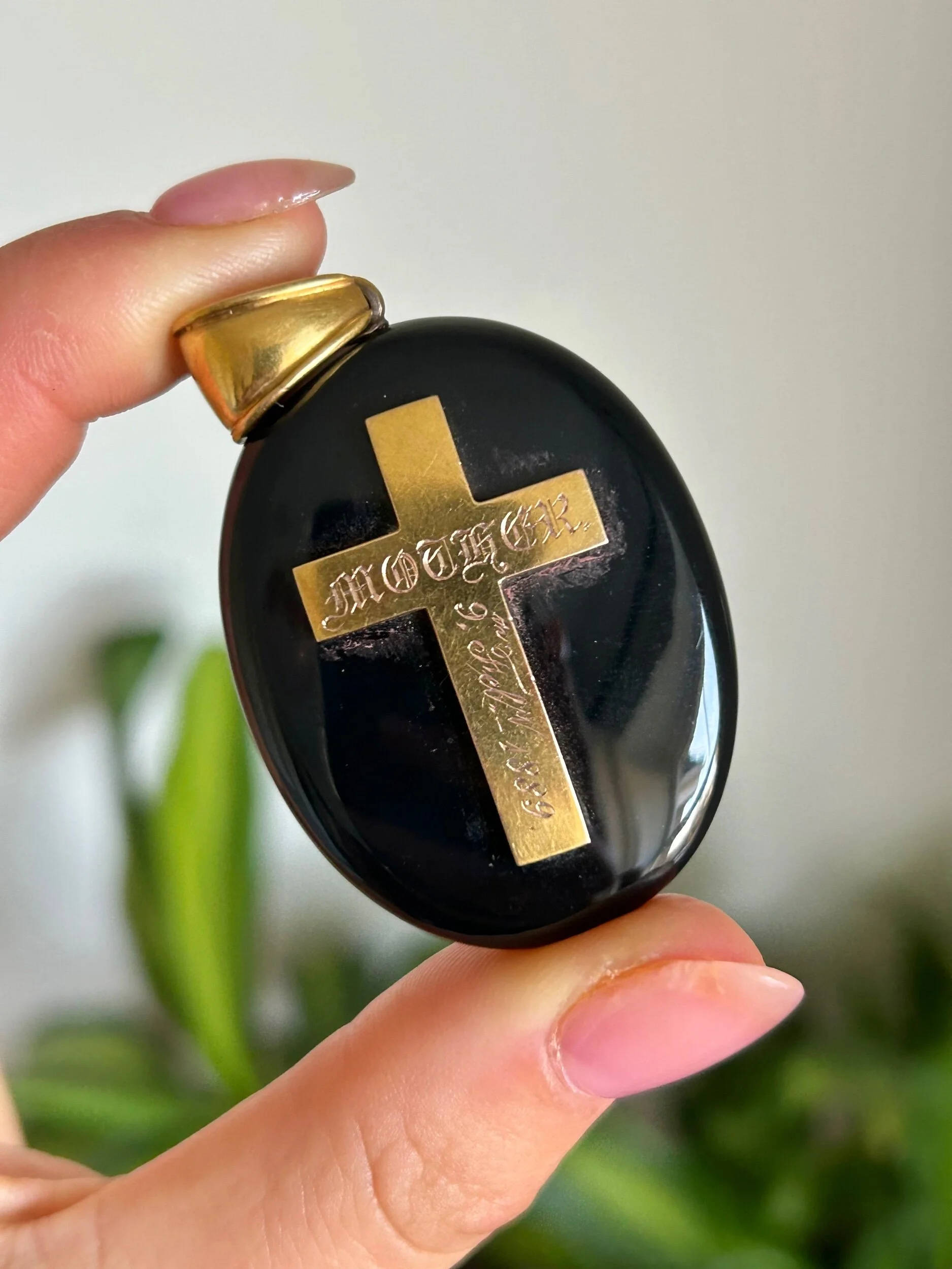 A0A3A251-8B05-401C-B1B4-DAA5AA7385FF