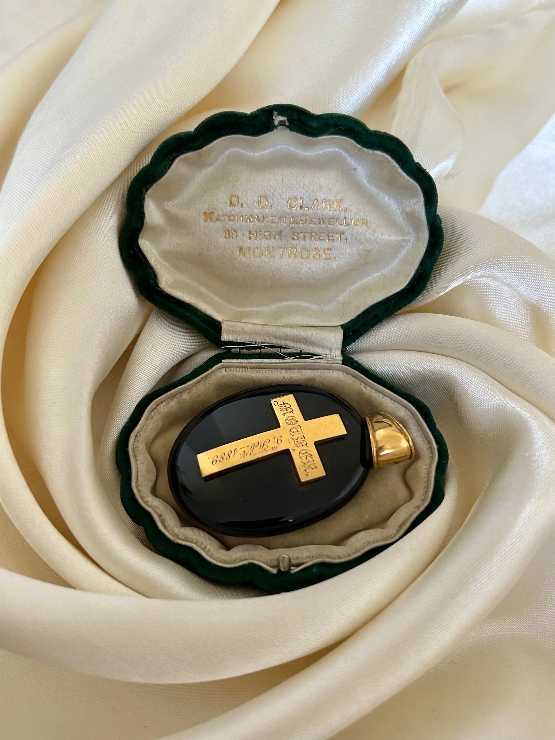 383BEBFB-B81D-4E5F-B3E4-C1C727FD7A8E