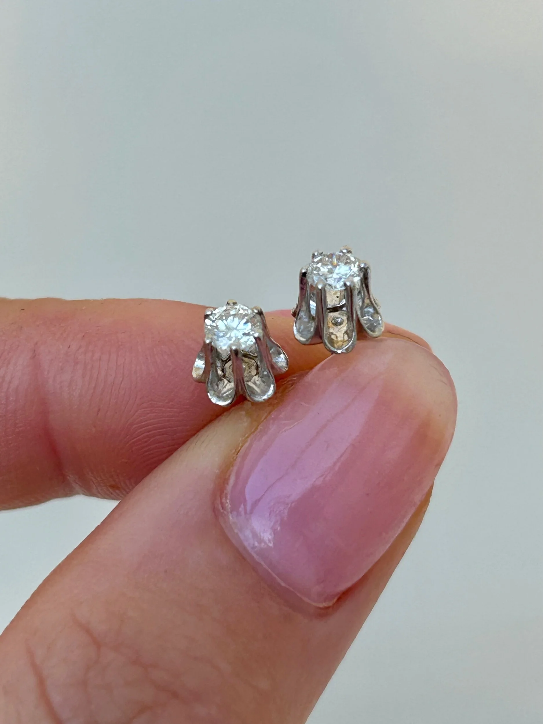 F9971B16-9DBD-4A90-A7EB-5294064143C6