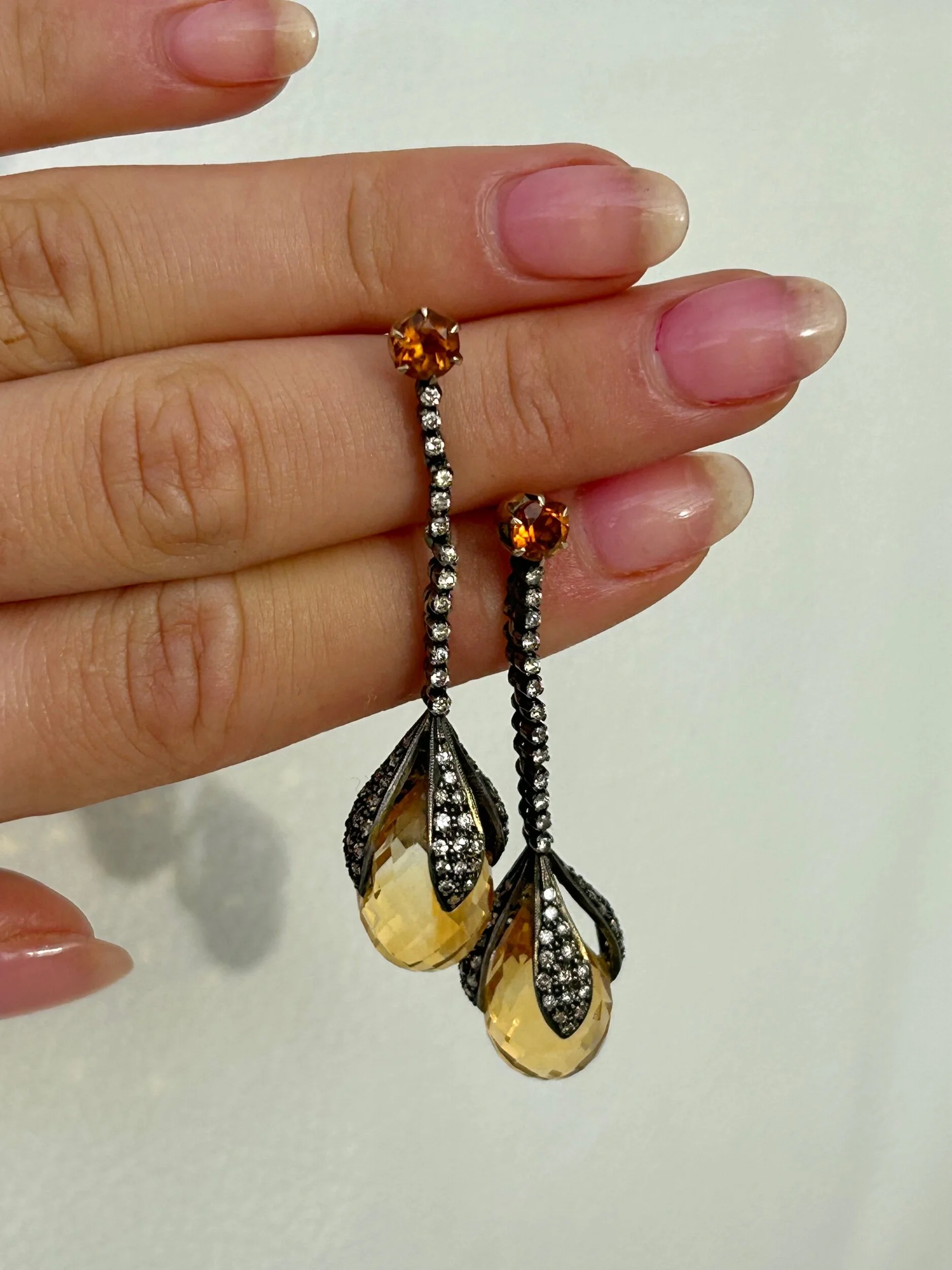 547FF9FA-FC94-41C1-9997-2617109765F2