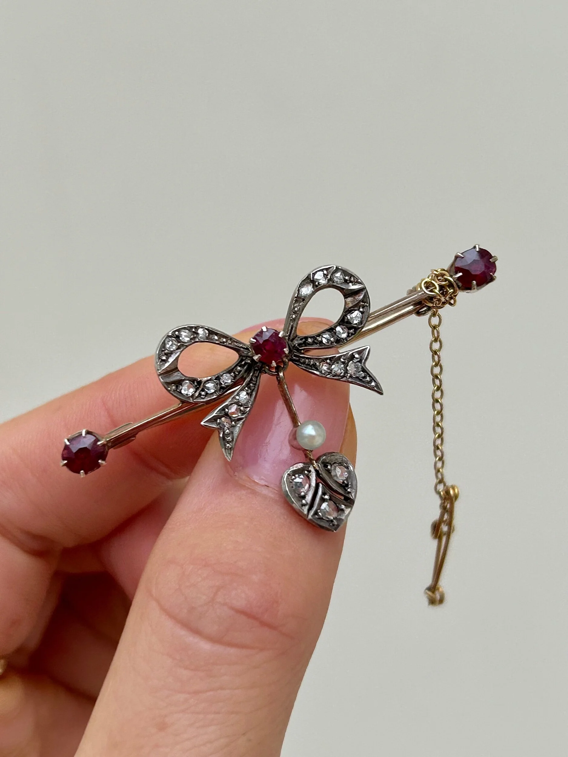 40F282B8-02D9-4BB1-B4C5-038FBAD6F764