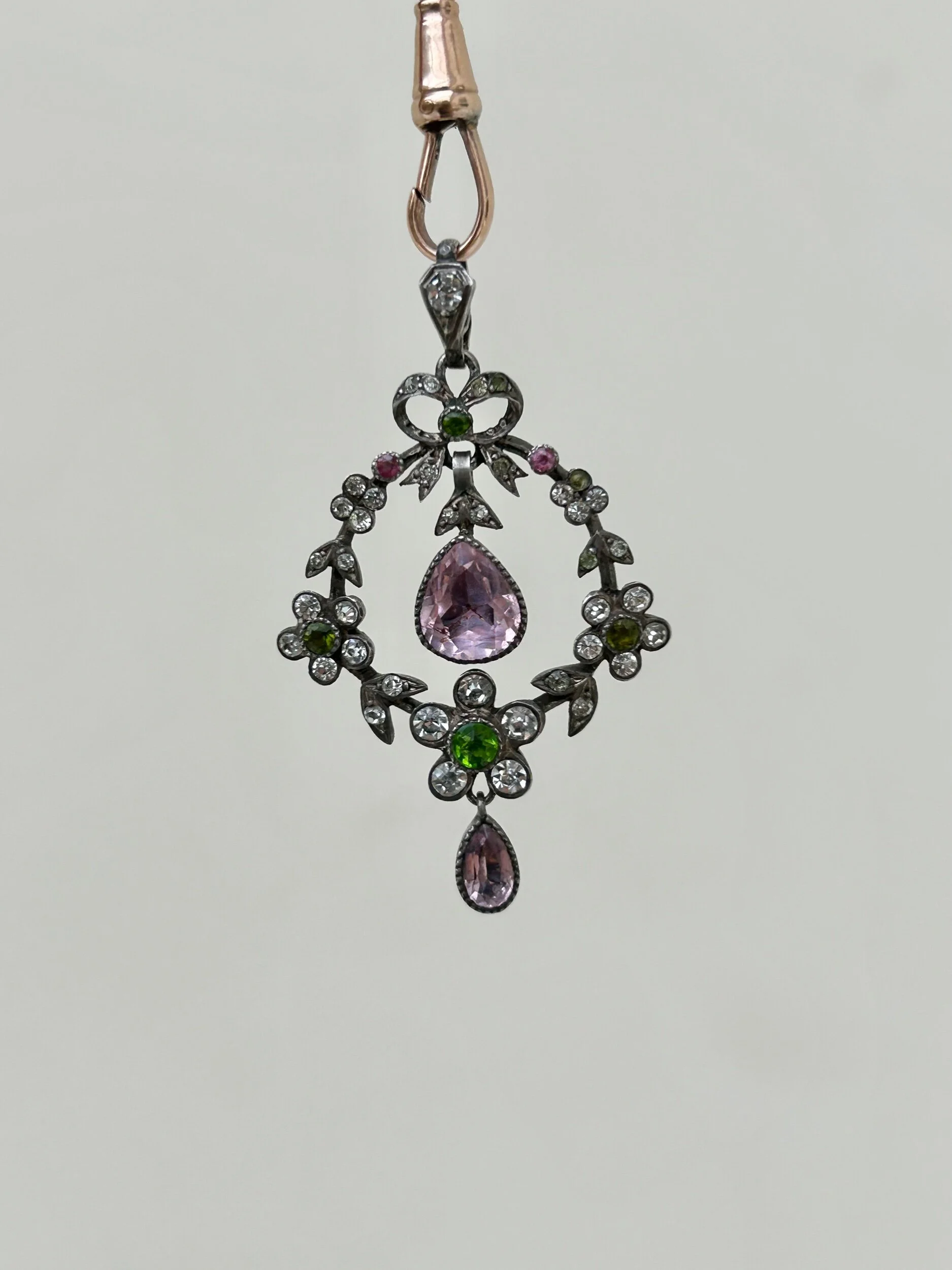 90E384B7-9C4F-4DD8-83C1-373A9DA3CE40