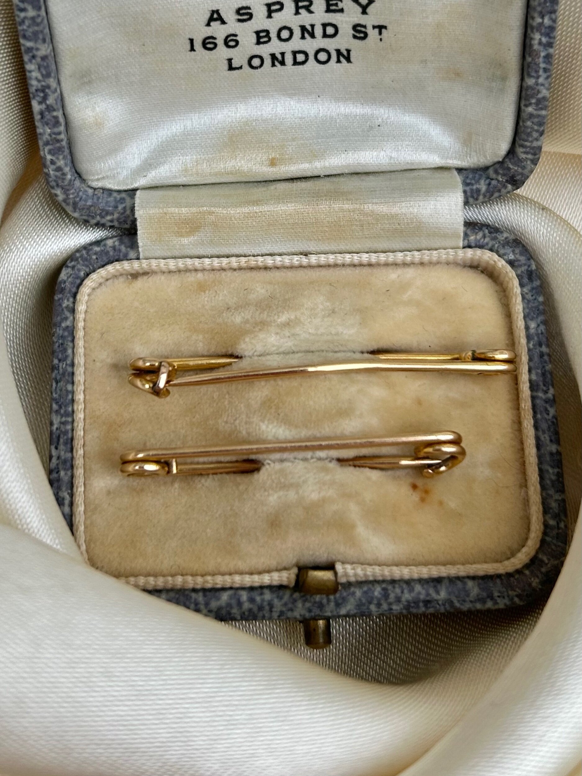 BC056FE6-6A57-416B-9741-7B0C11454489