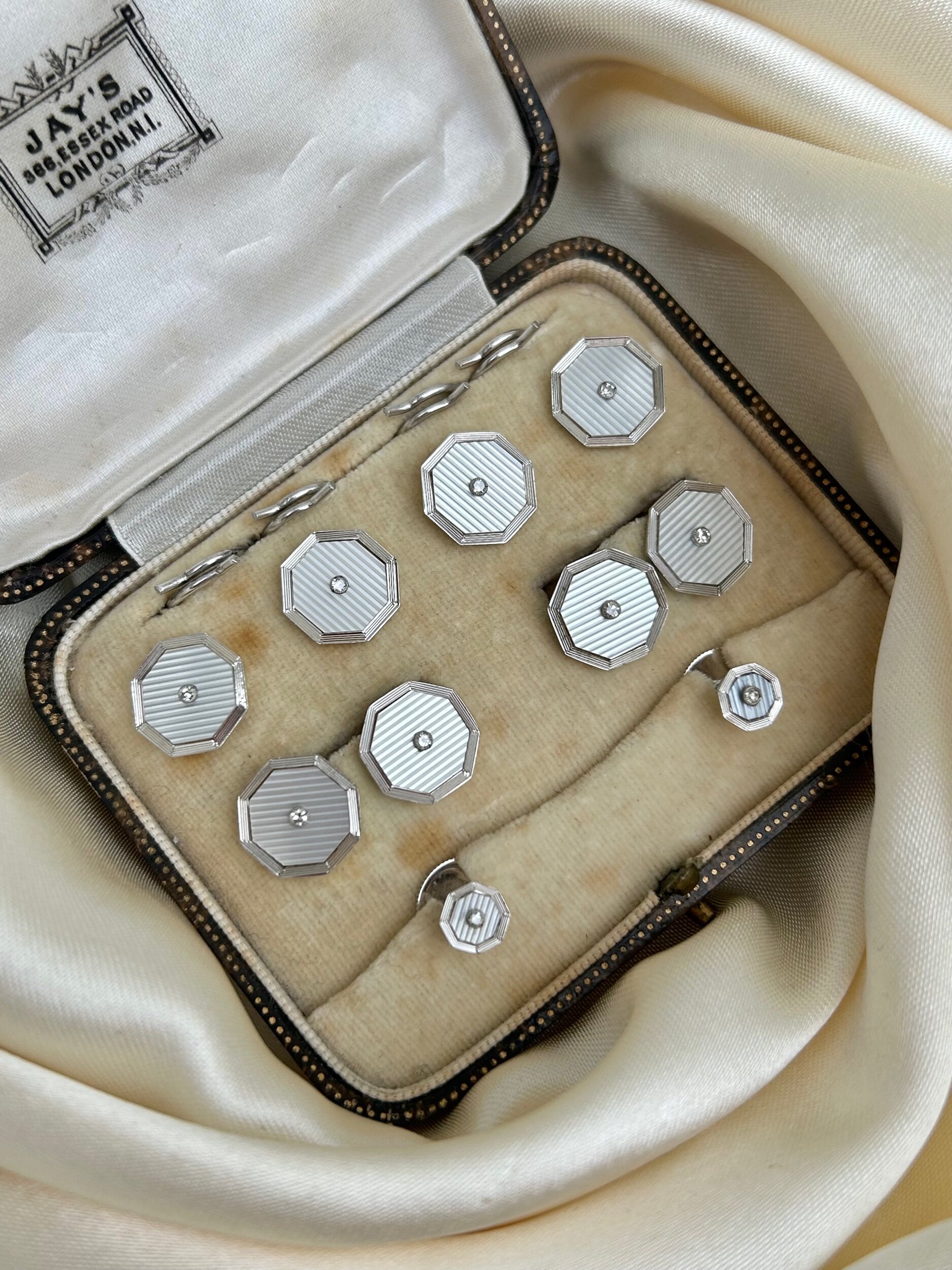 ADF6FC35-8060-471C-B21C-E23F0AAD0B21