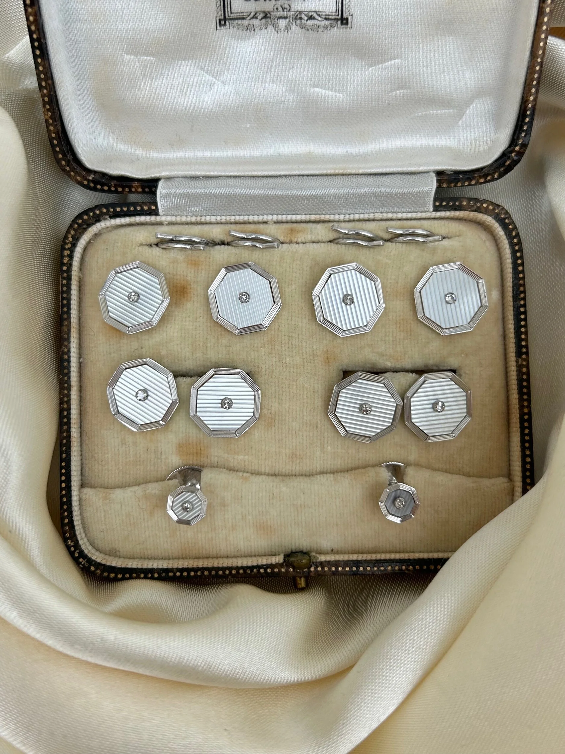 2D3EE06C-D781-4CD3-BE6E-89ADB1C55B55