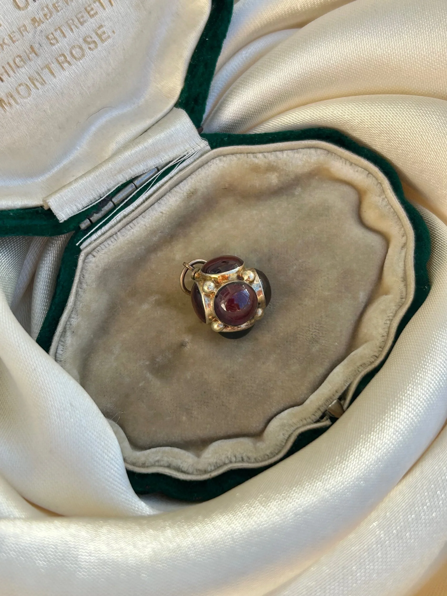 C768B9B9-5624-4918-A5B3-B5C8375B2666