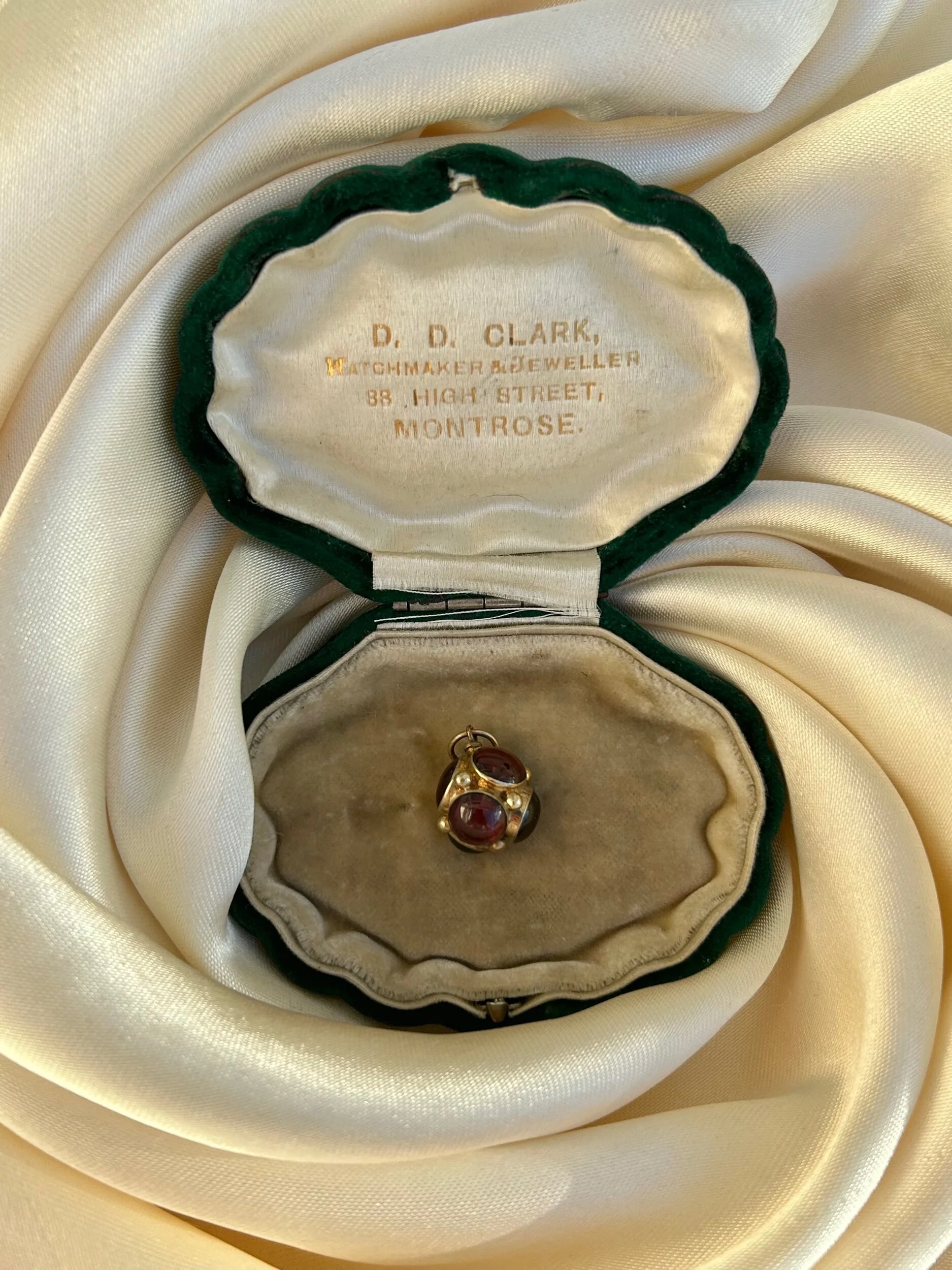 8E2CBC3F-FF28-4EDA-949C-636BA5112C2F