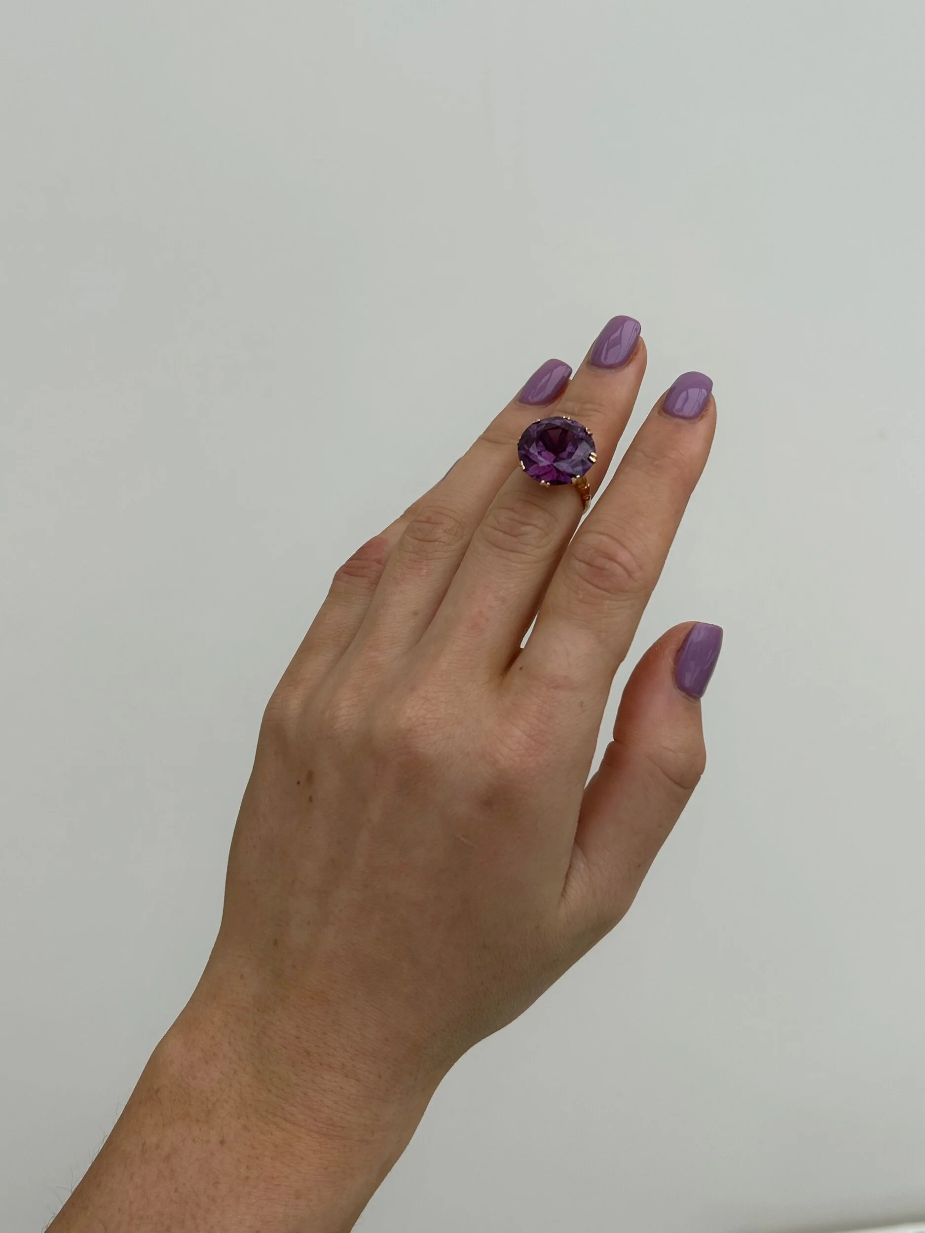 53AA8D50-C93E-4F74-AA21-BD1C4AB49721