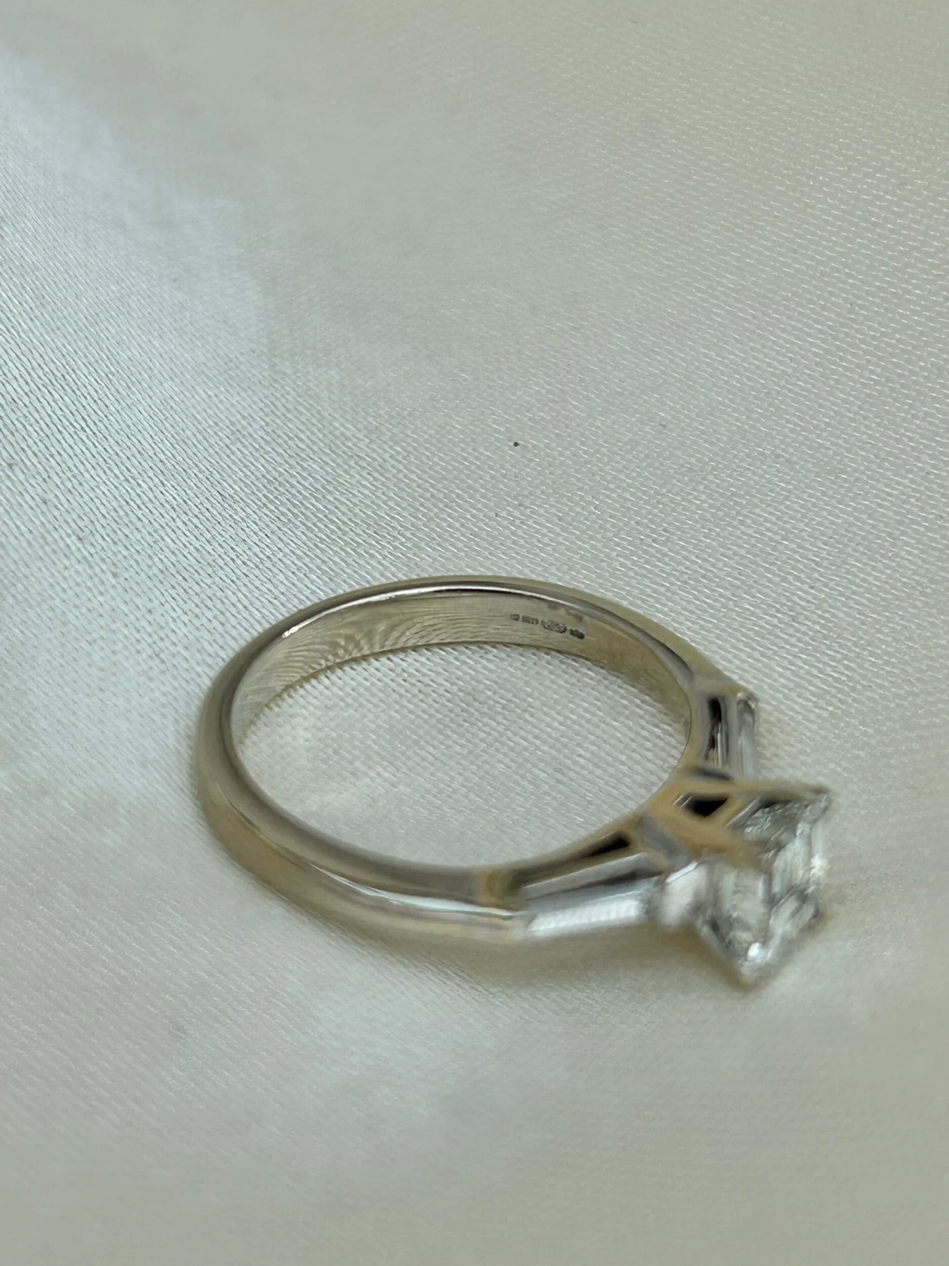 29F8B1E8-E53D-472D-81E6-1A4E7D524B0A