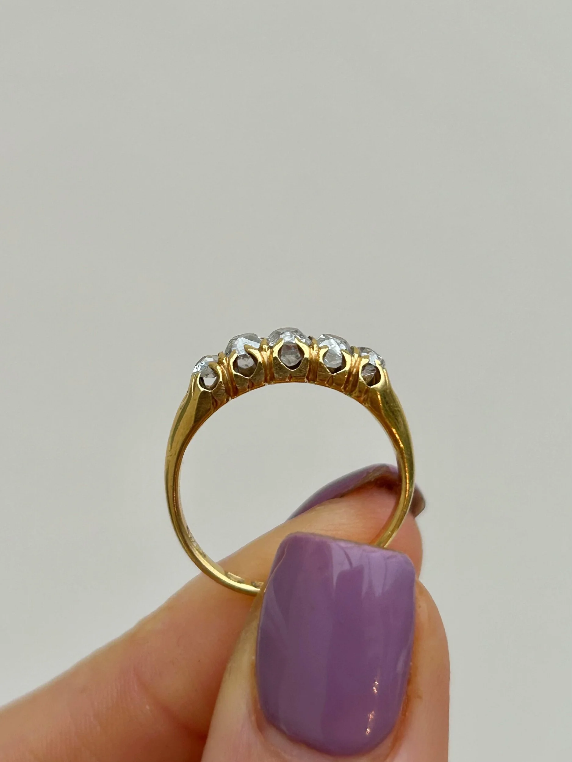 E4B2CC0B-178D-4F7C-8253-BBA852A3DE10