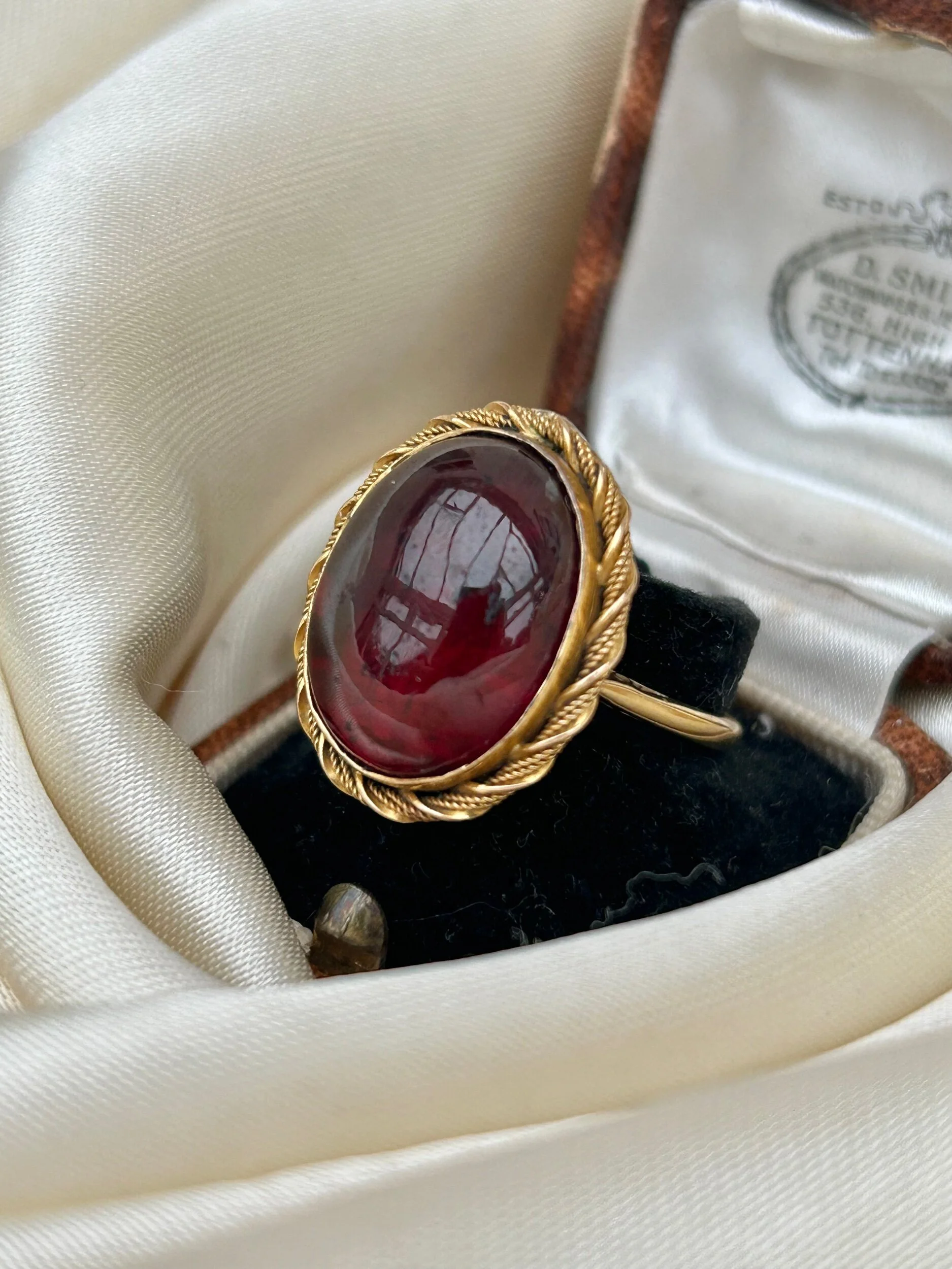 571EF244-35F0-4CF4-8055-058AA5594F3B