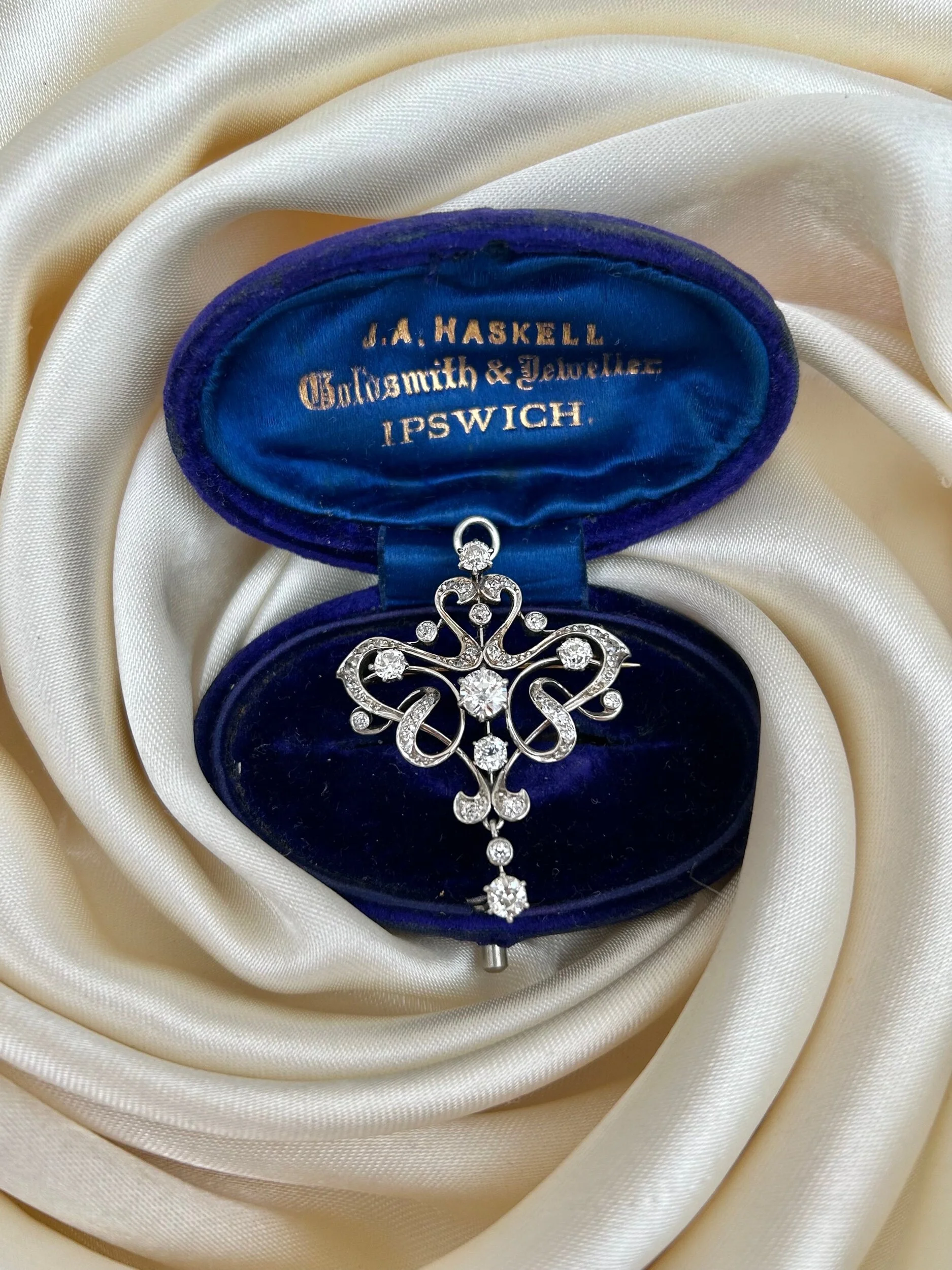 815EE9ED-D7C6-4693-A472-11A3F74C43F4