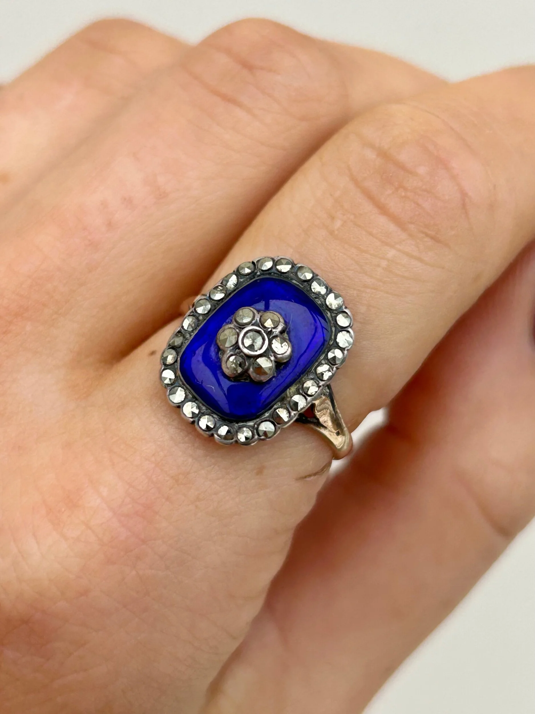 3B6B6C8B-25B0-442D-8E4B-40CEA93A74DD