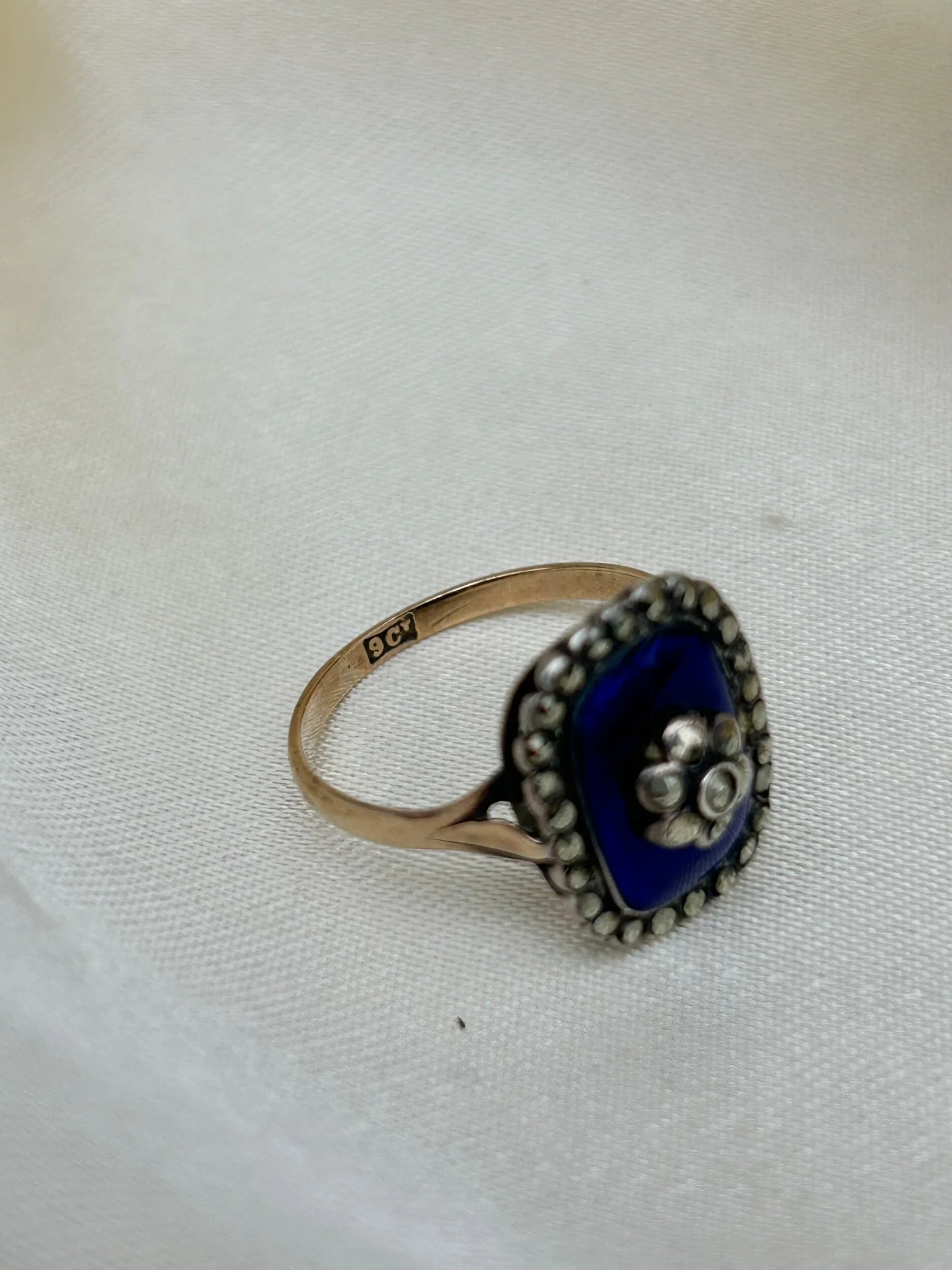 ACAF1EAE-EEE5-465E-A04C-625B7862E808