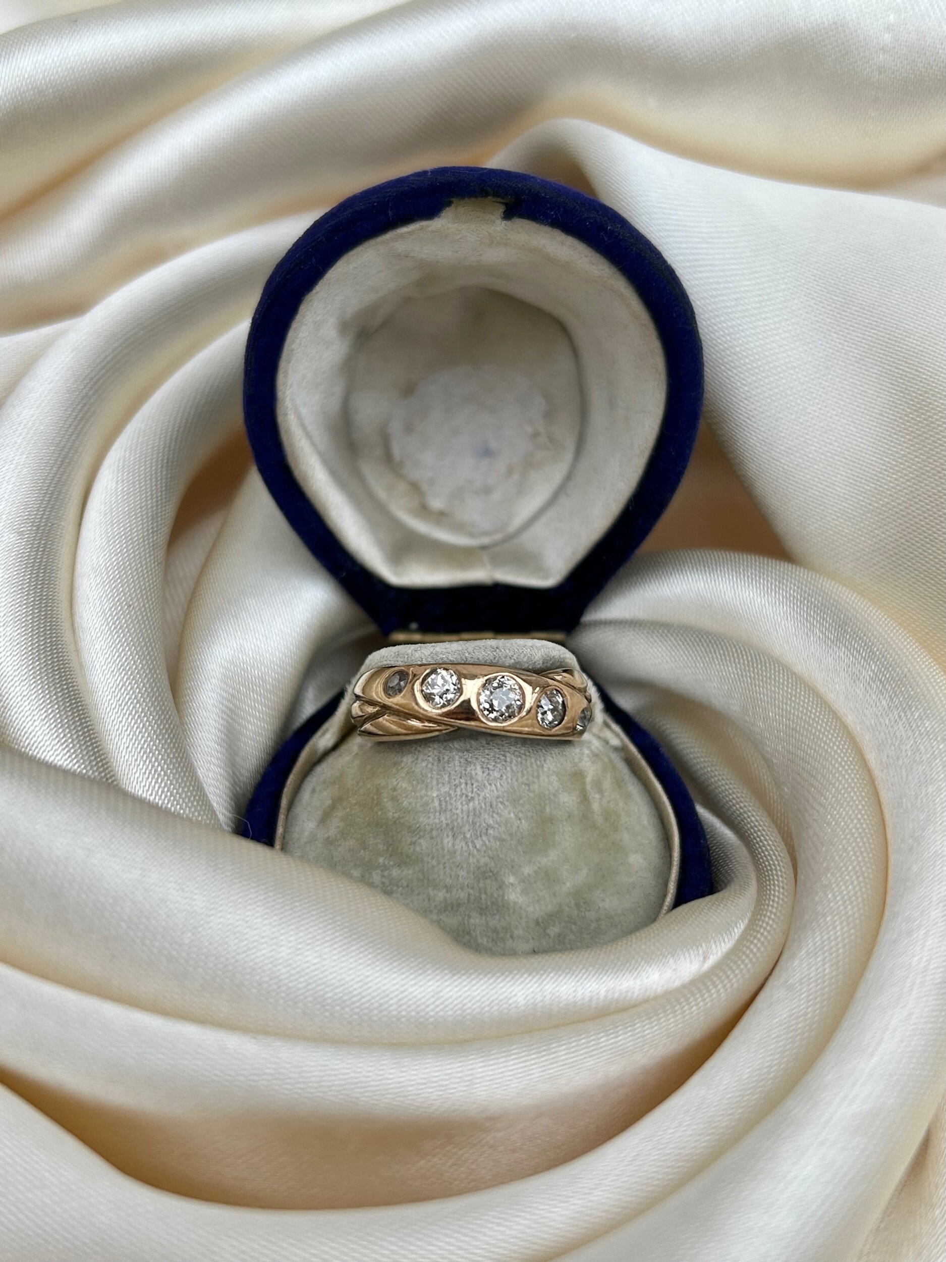 54EB7B83-2413-4B0D-84A6-73A0CBC97ADE