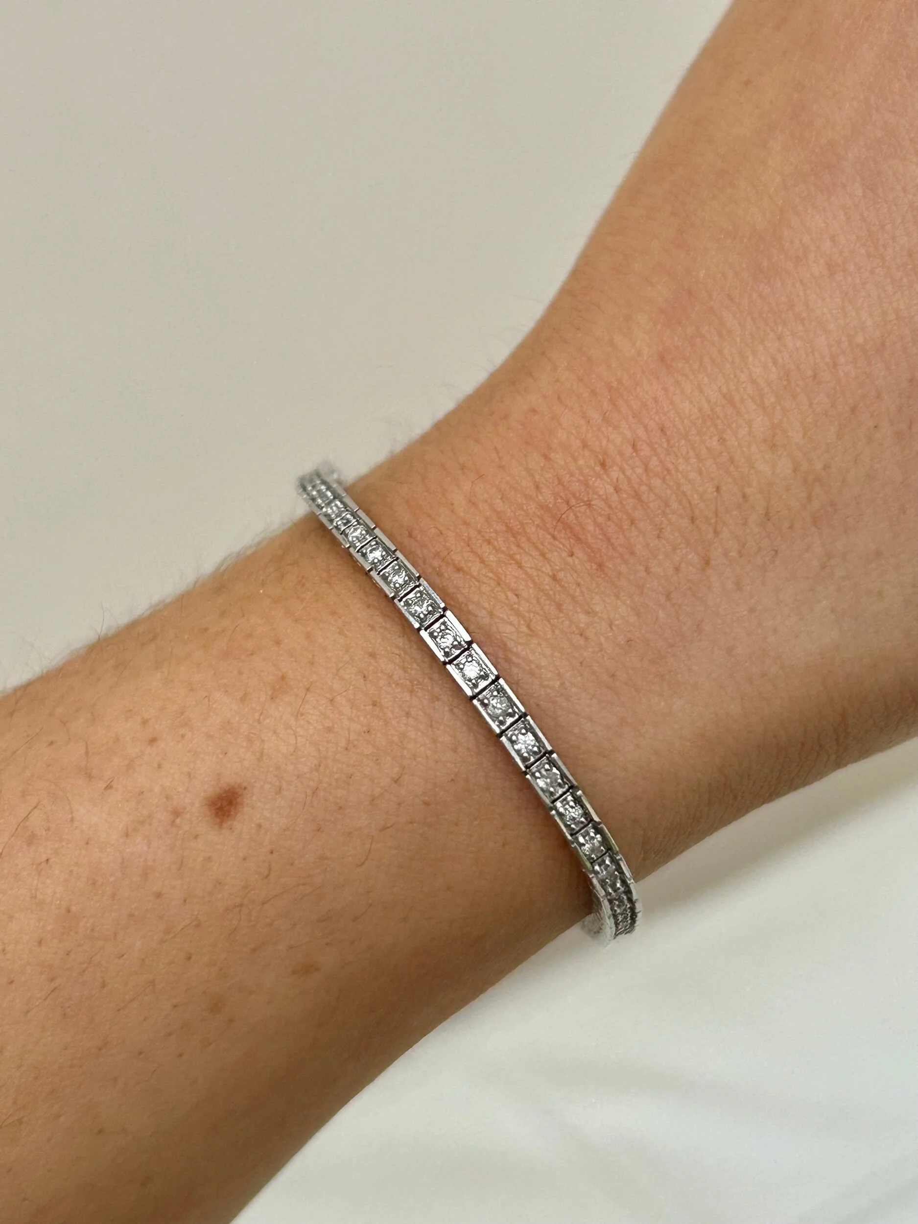 B08D0A76-A899-4A9C-B985-8ACC1067E3A5