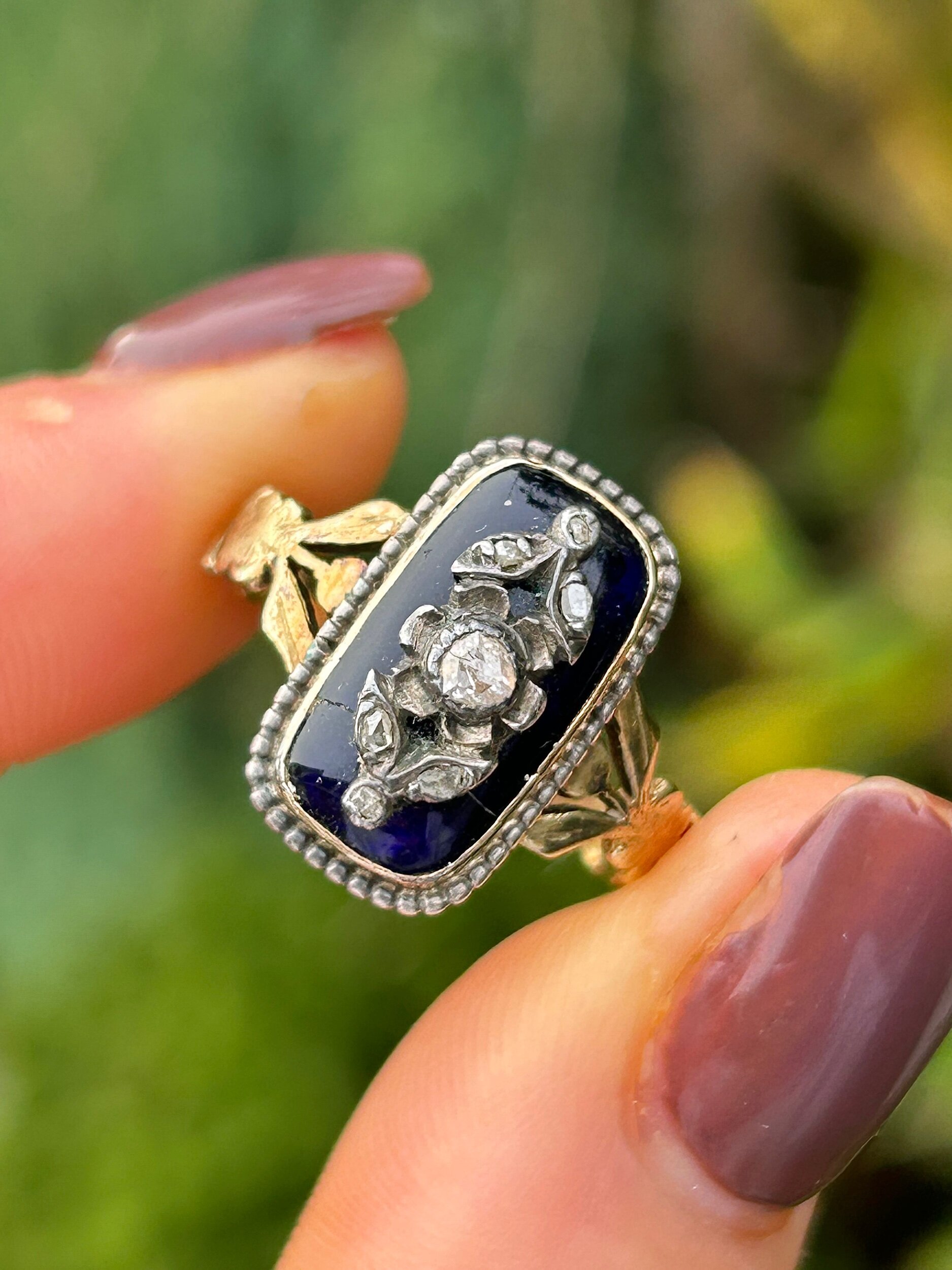 6894F022-5089-4561-B8A6-E118106AFD3D