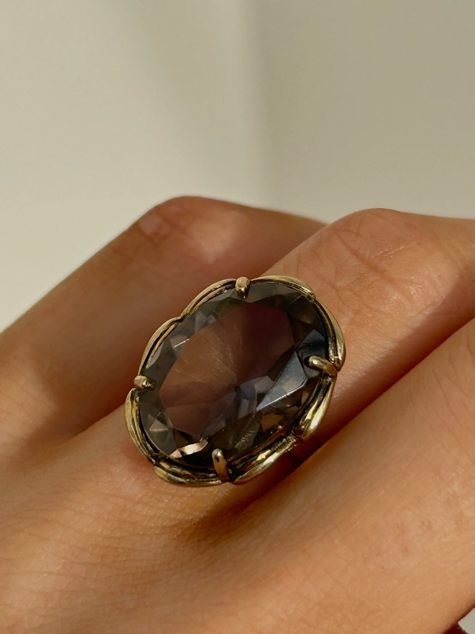 0EDC1FAF-1C85-412E-B97B-B7943478975A