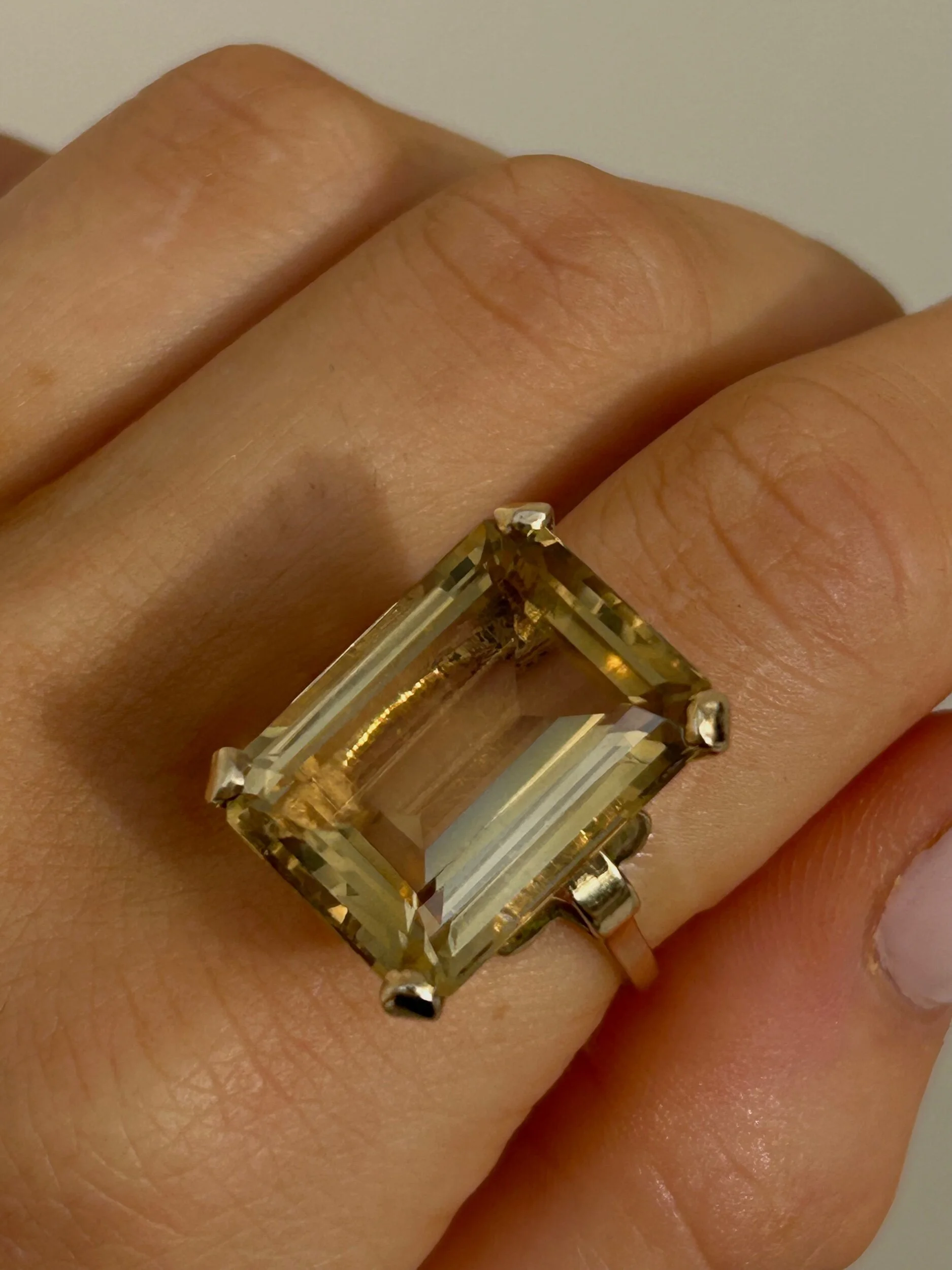 C1DB3F4C-25D9-46E5-B05C-EB89E069DE58