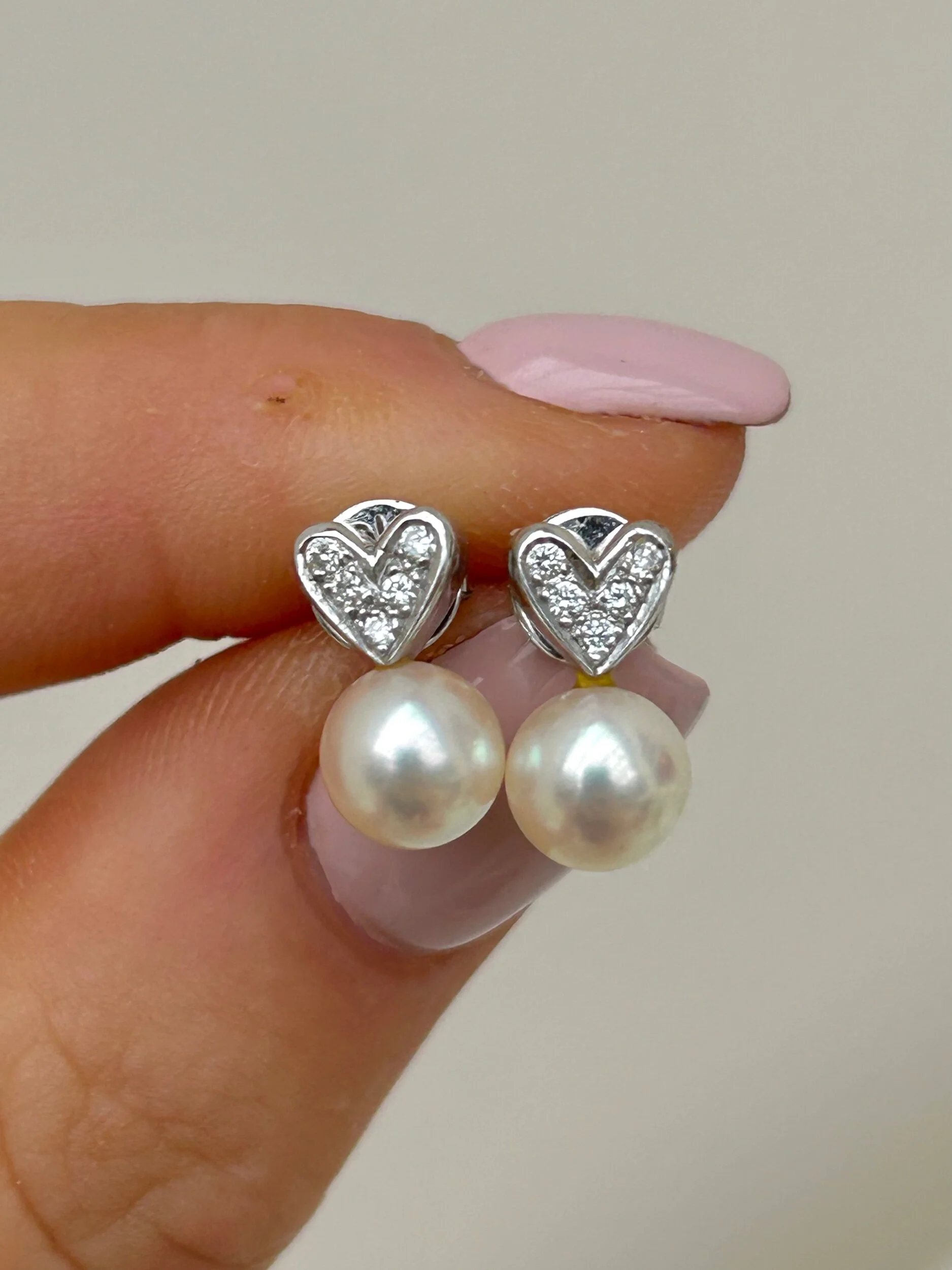 A4CEF13C-9208-424A-A866-77E97F1F4DBC