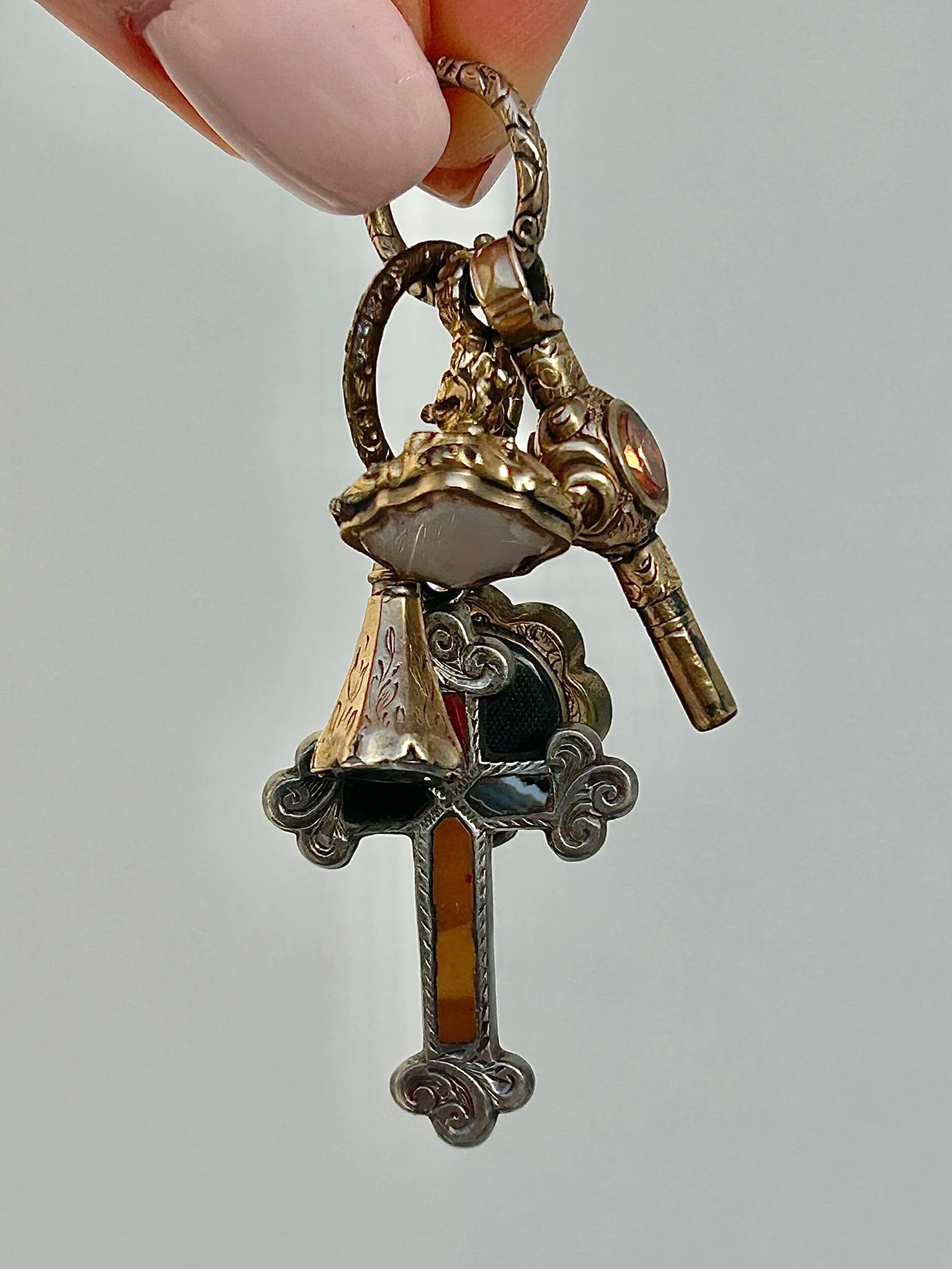 C627ED6B-1F6B-4122-B141-B14975653981