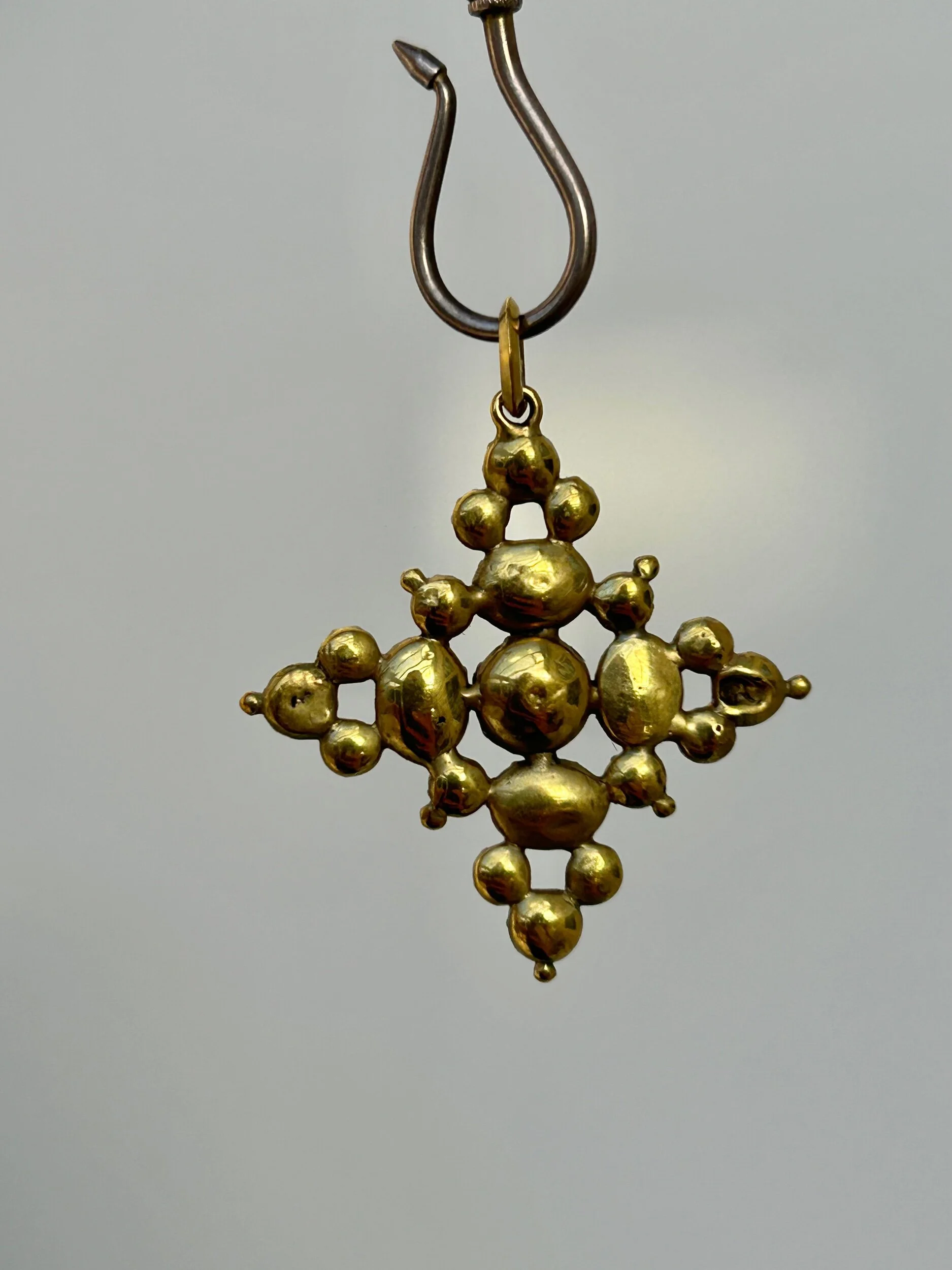 7F521AD8-47AE-4BAA-A5B9-F09F37769E0B