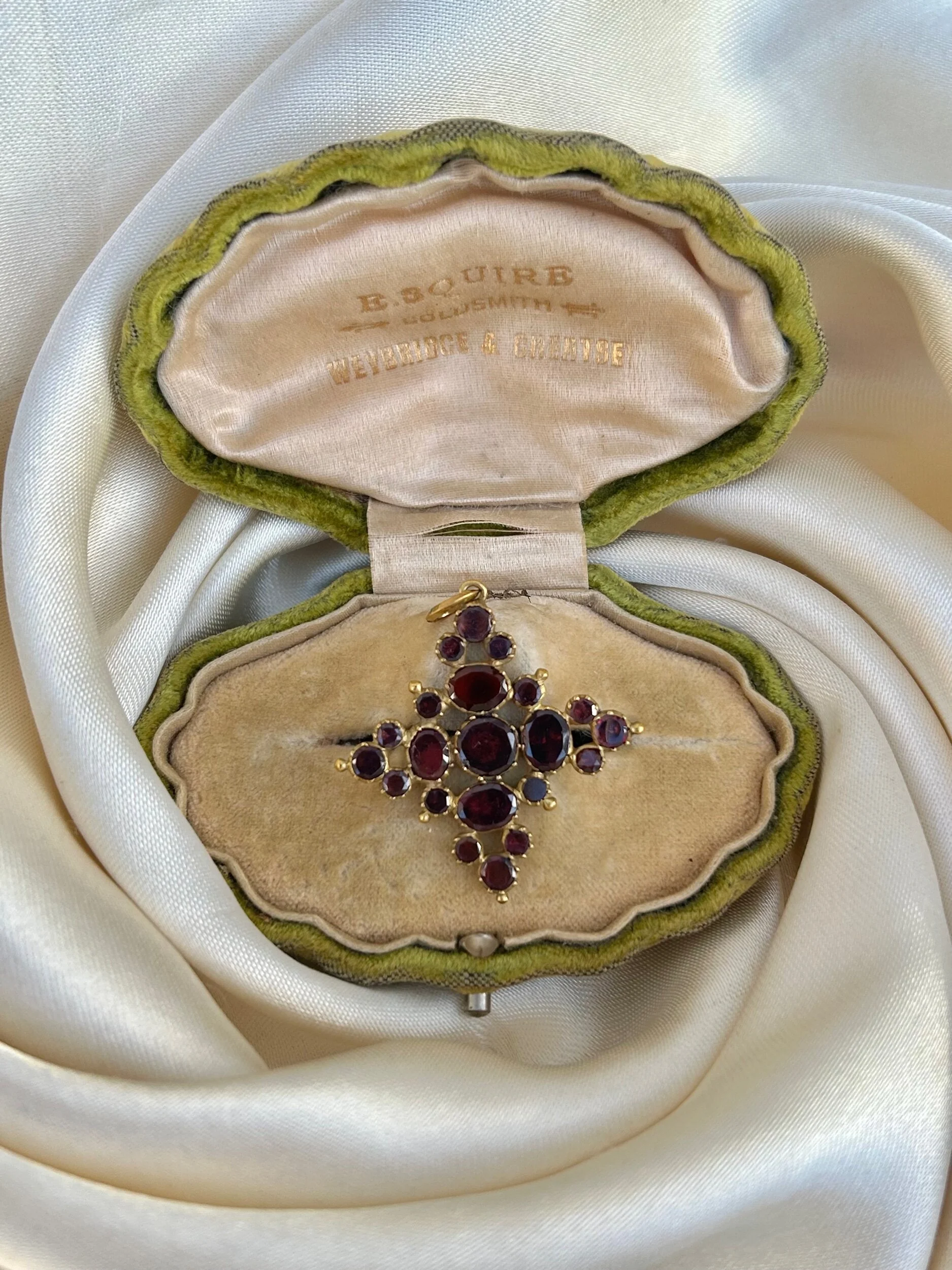 3D922D16-E1D0-4092-9B9F-D49E94B5BB84