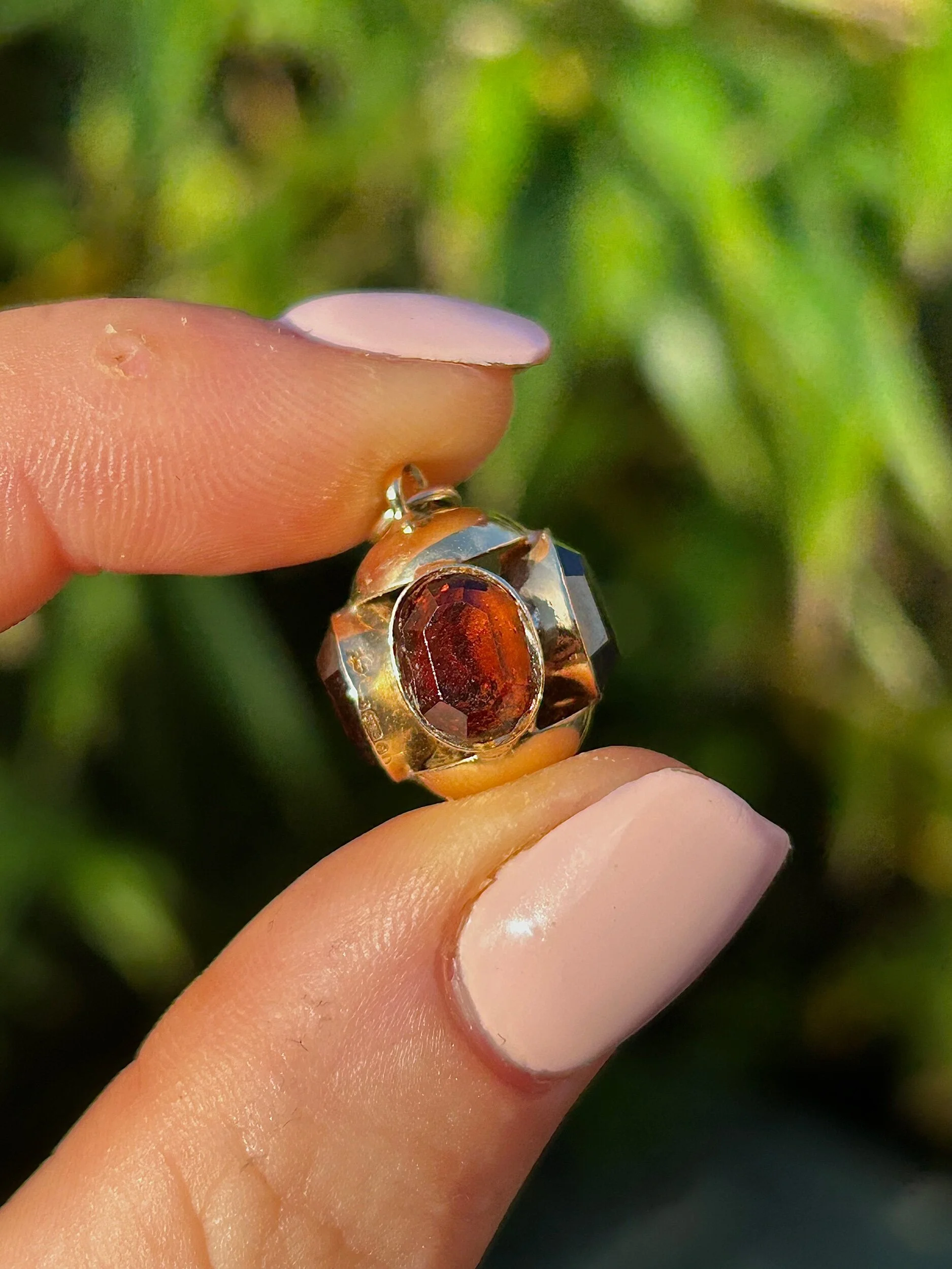 0AD02C14-E918-42EC-BEB0-171BBBFCF920