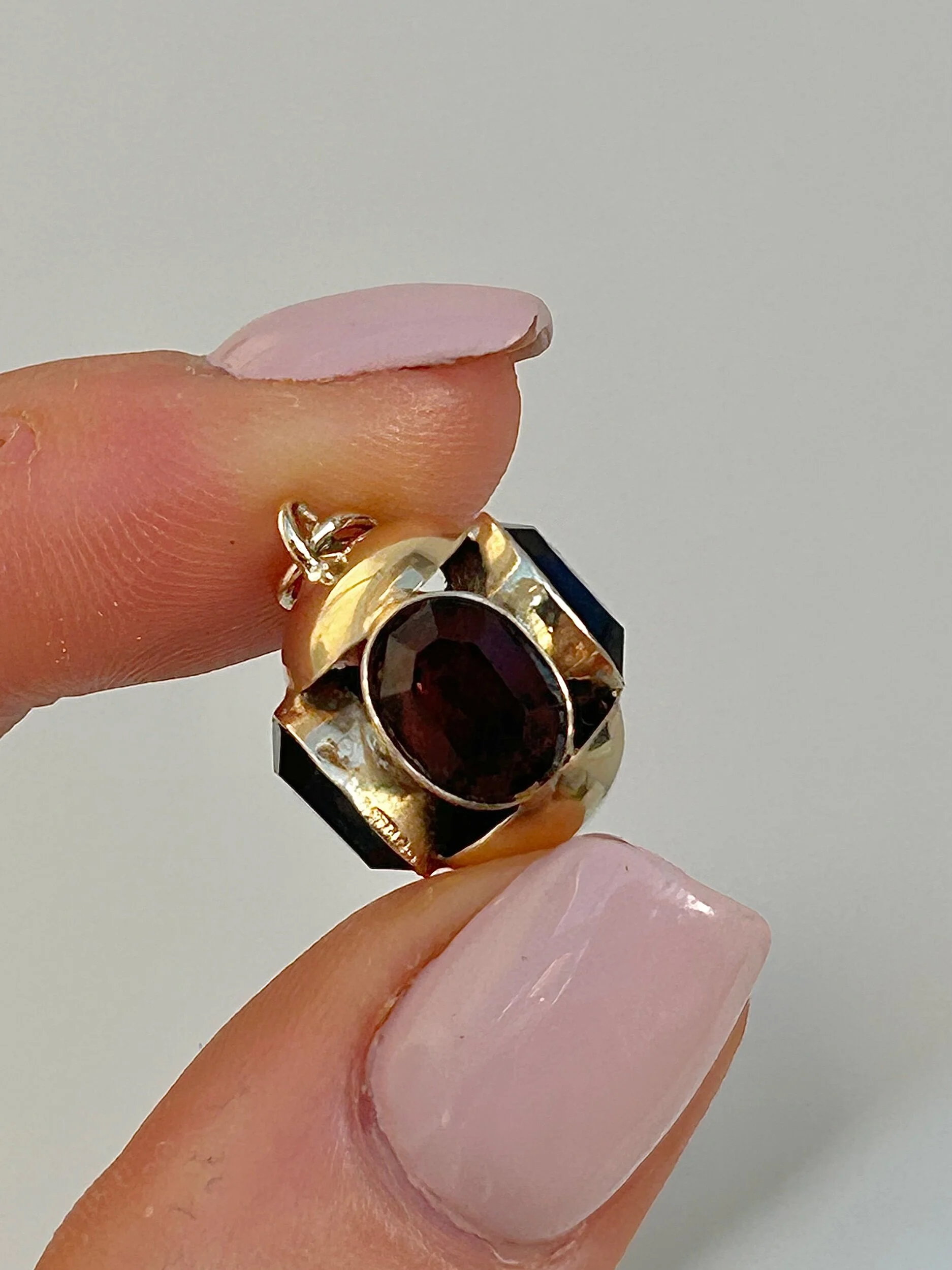 F683A701-CEA2-4876-A878-95A7541A9B75