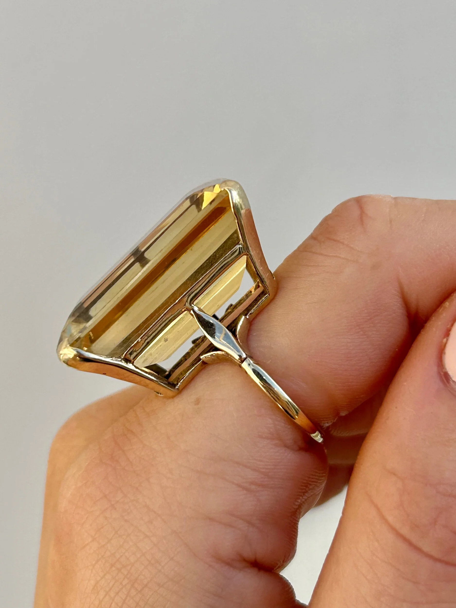 7F699C48-1BA6-4E19-BE44-5DCBC00D29FC