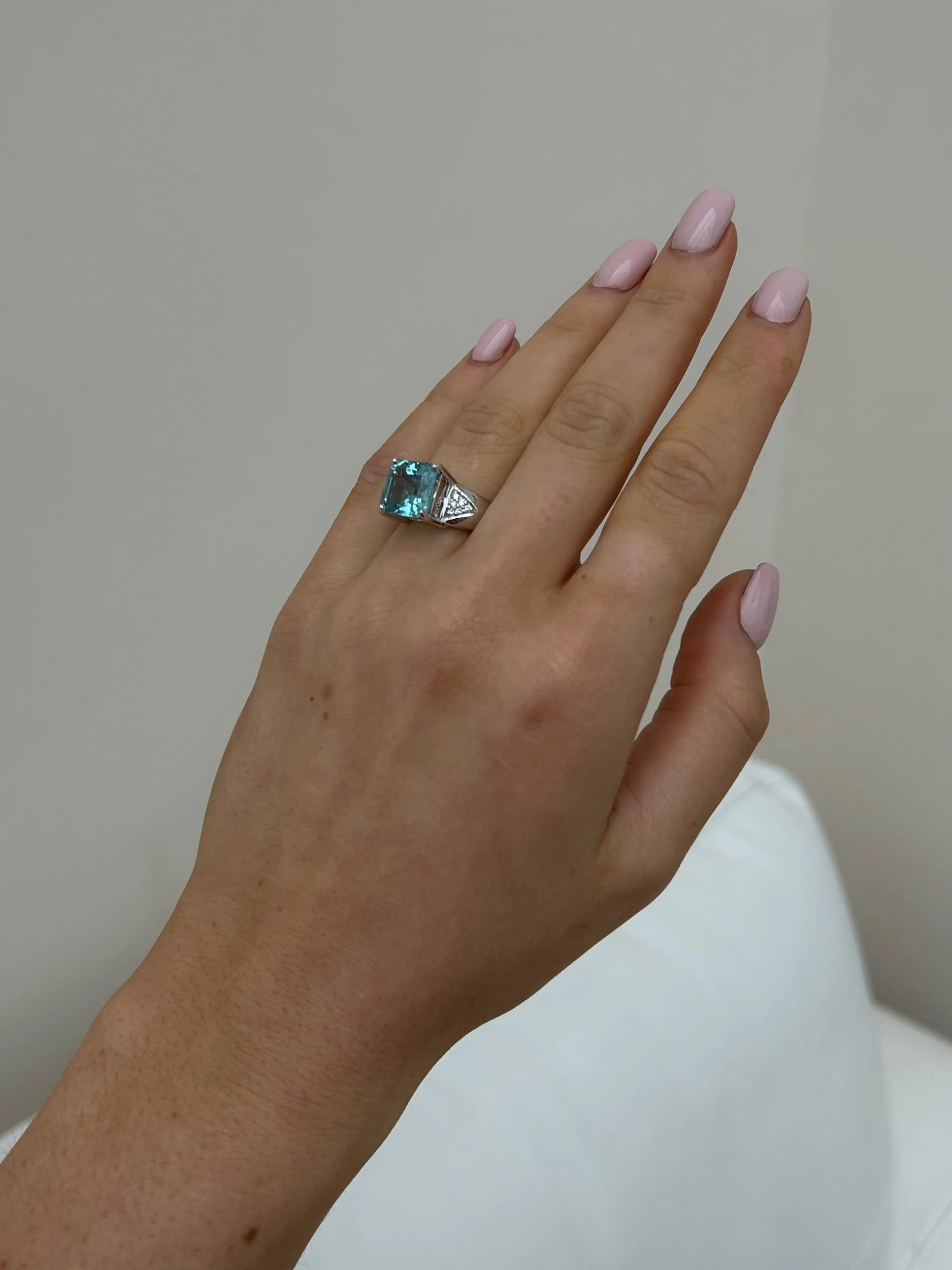 03F798C9-D063-4A4E-9DEB-479ED1C21530